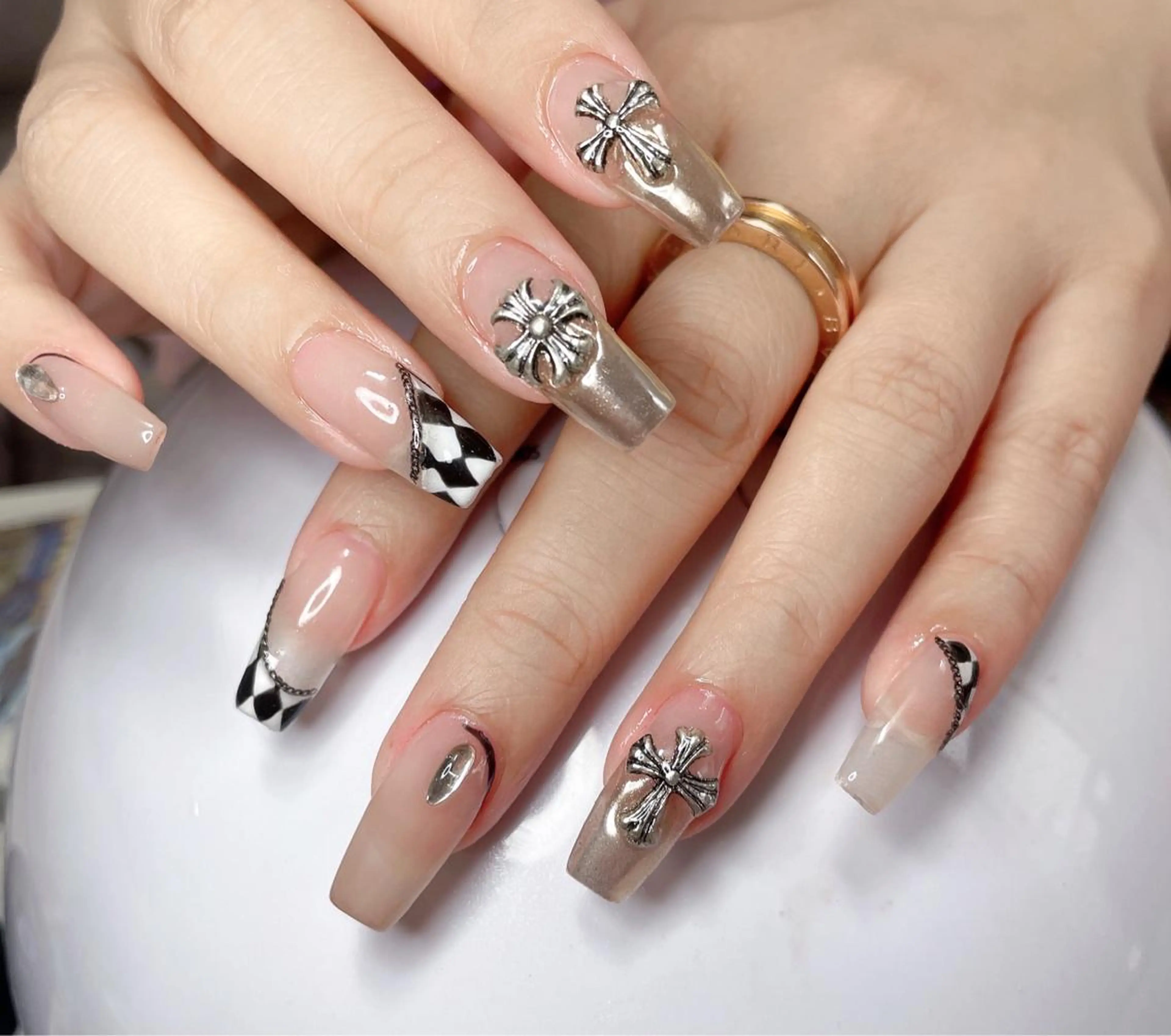 ネイル M🌷nail 長さだし専門店のネイルデザイン