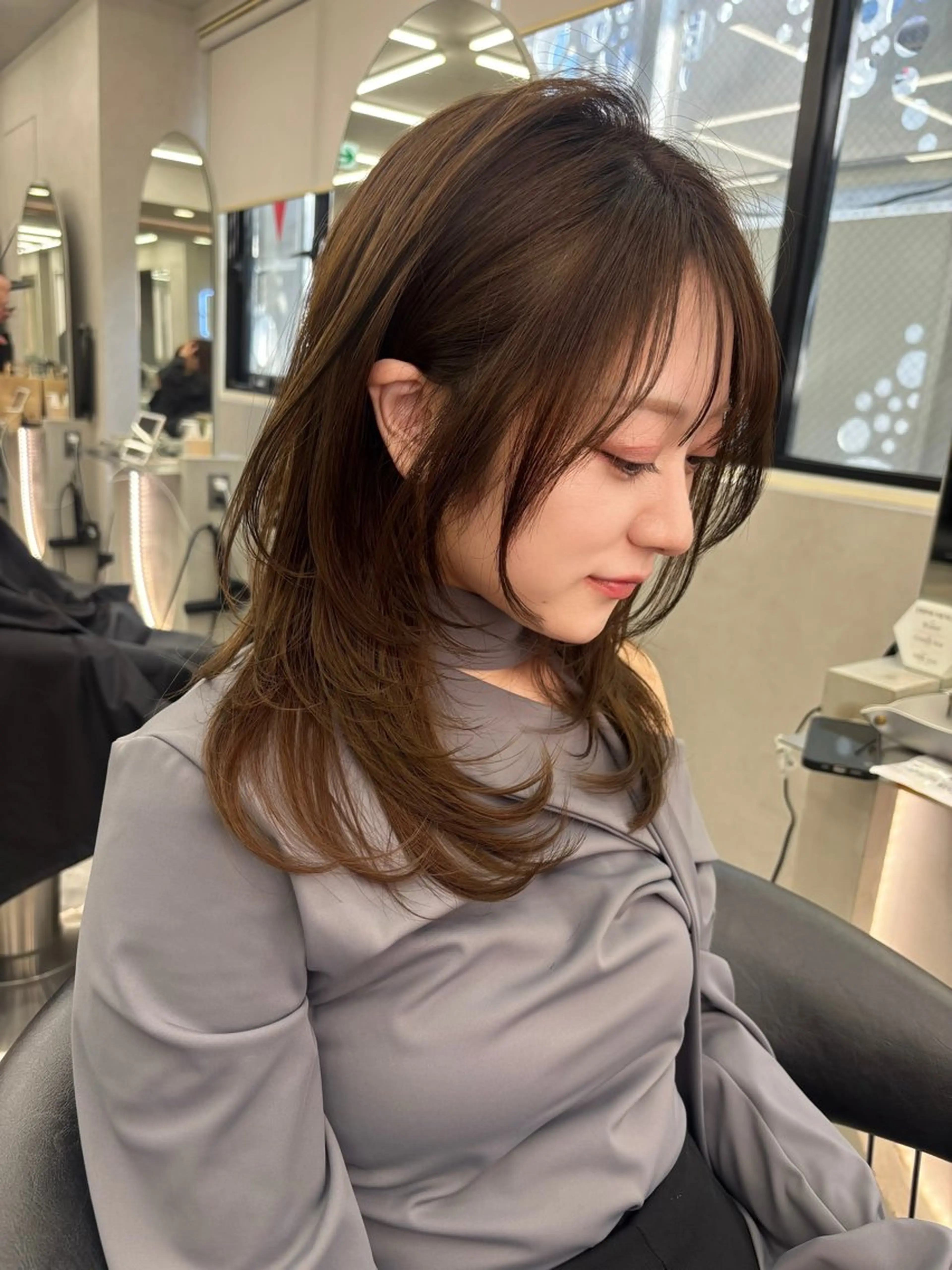 ミディアム ミディアムレイヤー くびれヘア 顔まわりレイヤー 顔周りカット レイヤーカット カット ヘアカラー トリートメント ✨レイヤー/韓国 /✨ヘア山下　遥のヘアスタイル