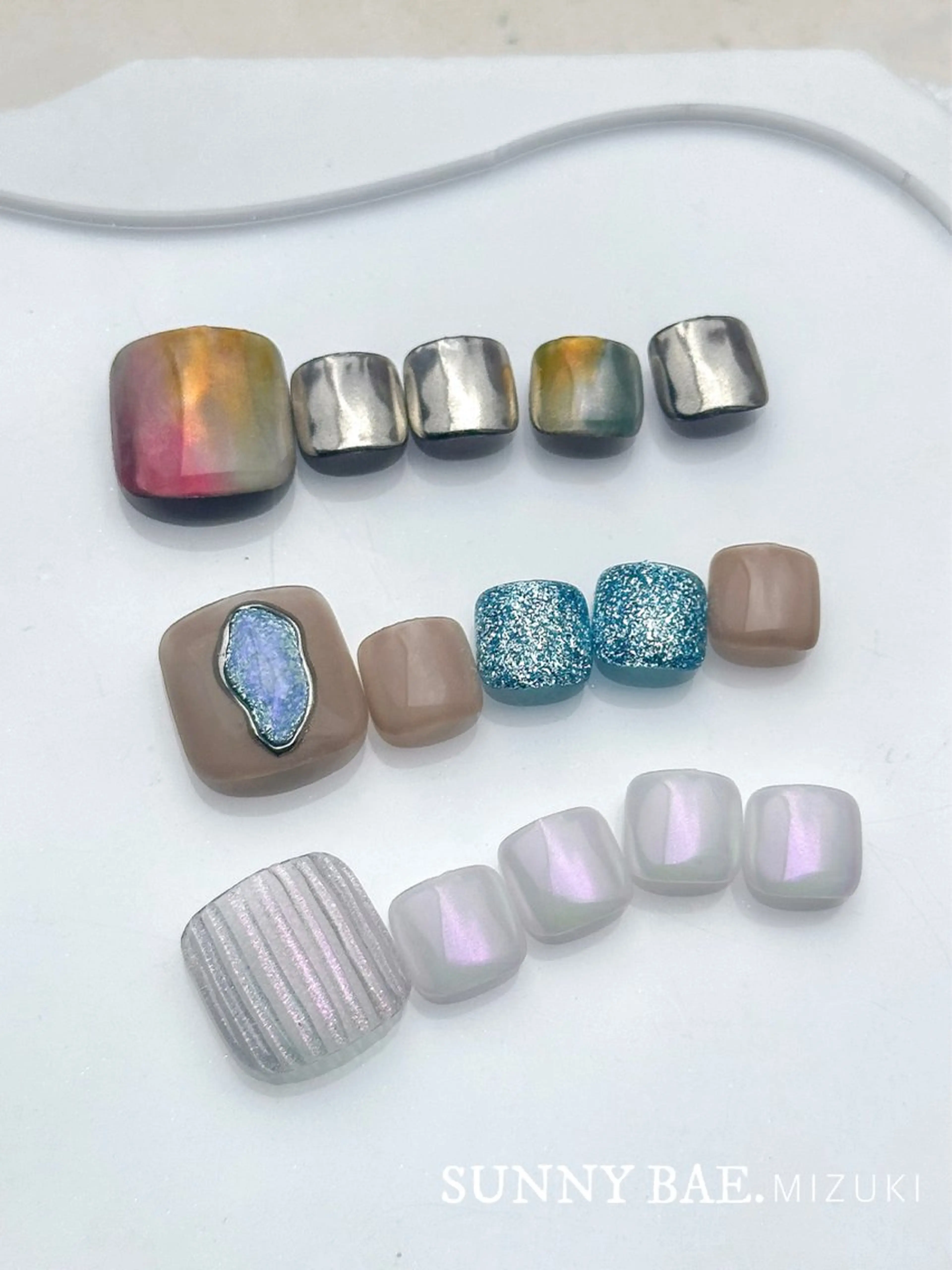 ネイル フットネイル ミラーネイル シルバー 春ネイル 🕊 MIZUKIのネイルデザイン