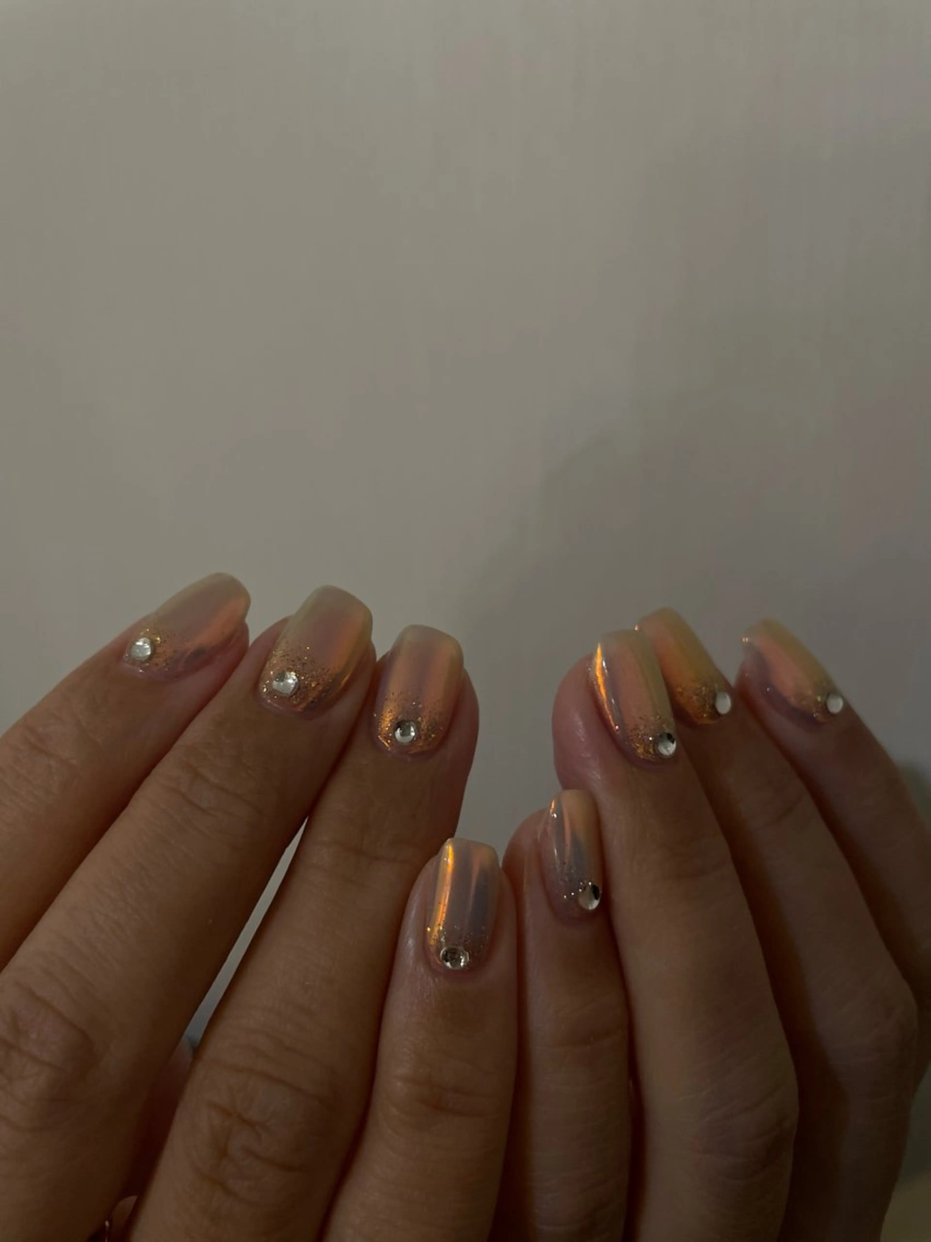 ネイル ハンドネイル 大人ワンホン キラキラ／Ayanoのネイルデザイン