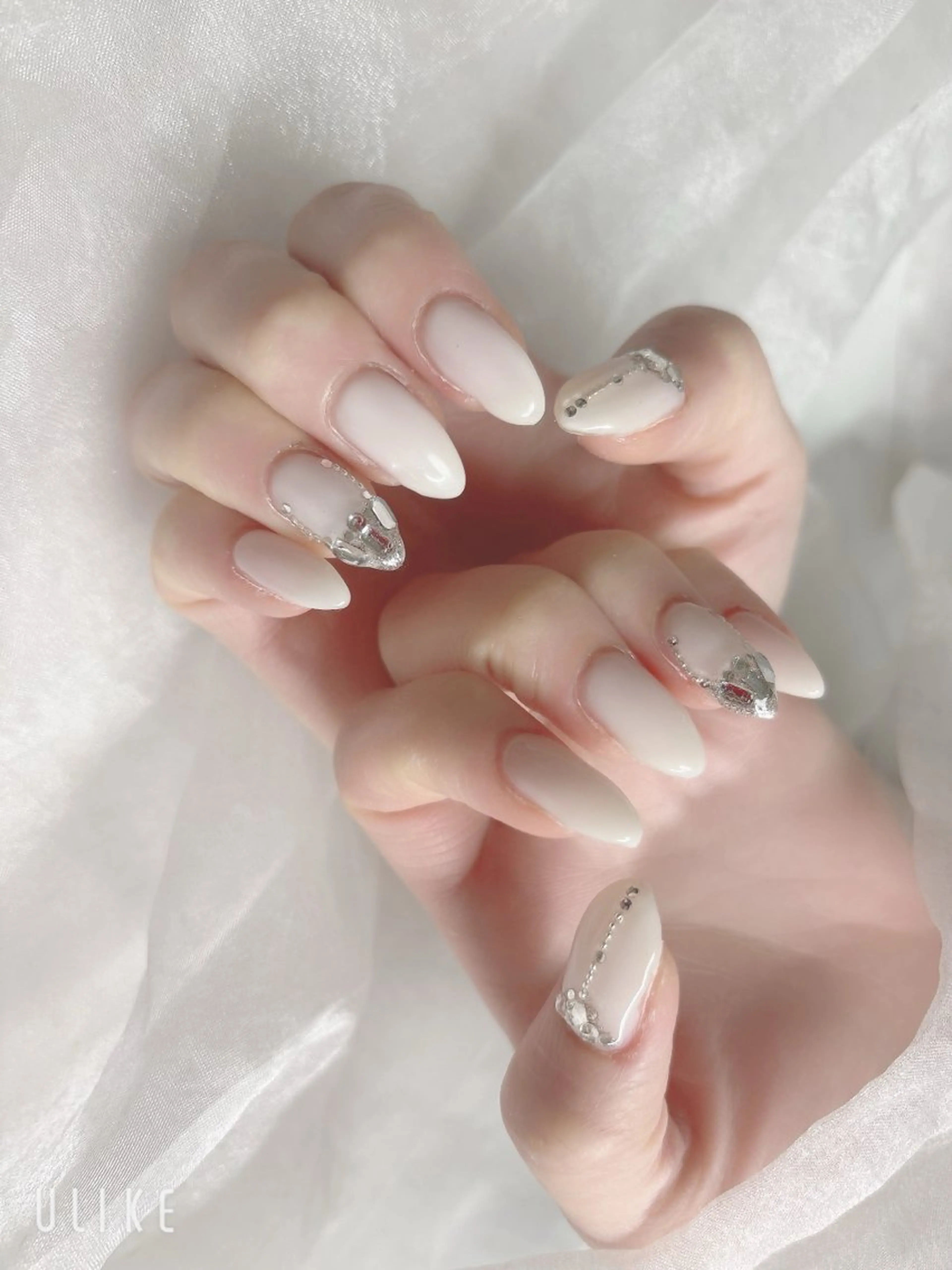 ネイル ホワイト ハンドネイル BABY LION :Fumiyoのネイルデザイン