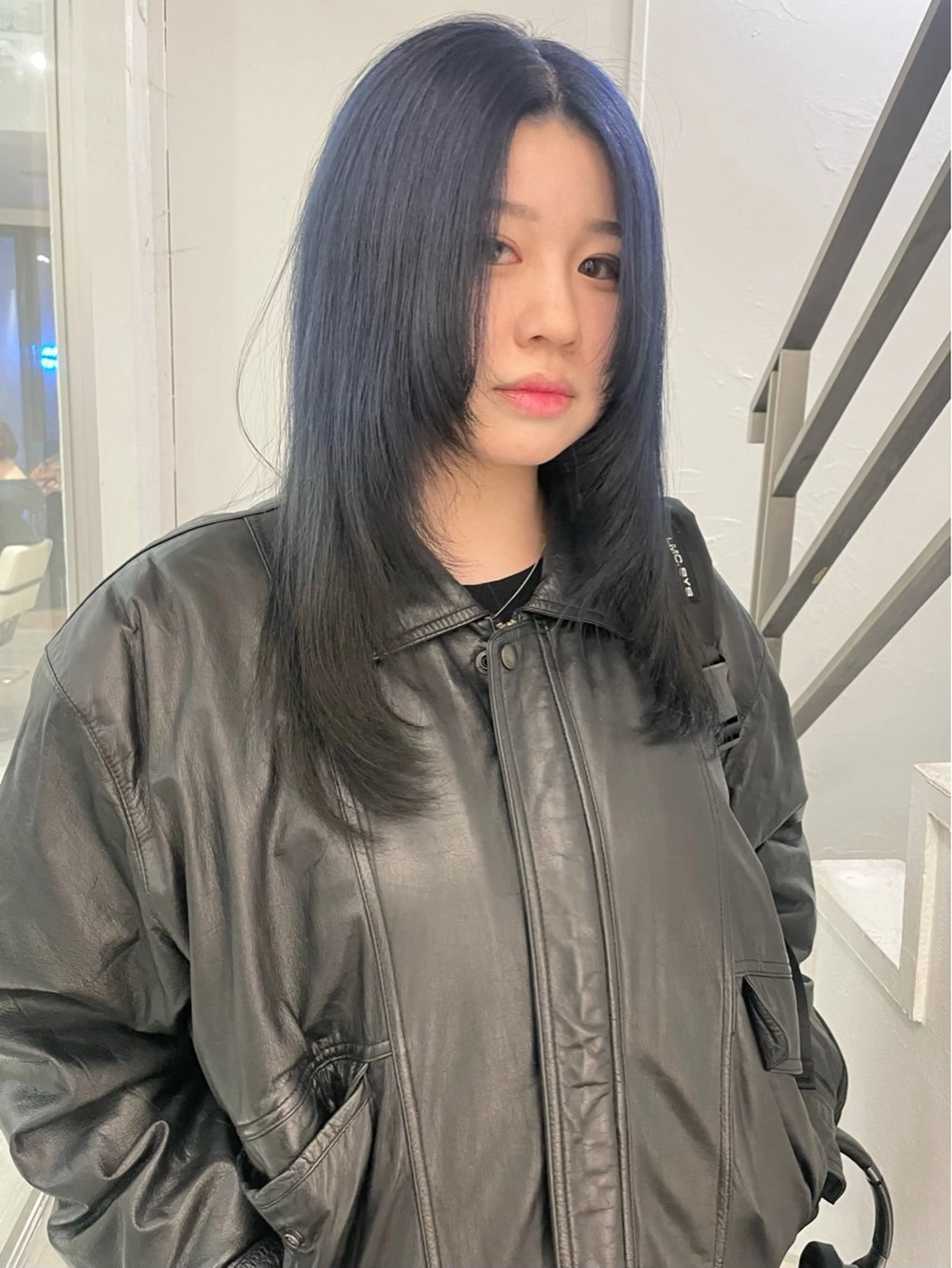 セミロング カラー セミロングパーマ ブリーチ ダブルカラー イヤリングカラー ハイライトカラー ヘアカラー トリートメント スパイラルパーマ 🌐hina⭐️のヘアスタイル