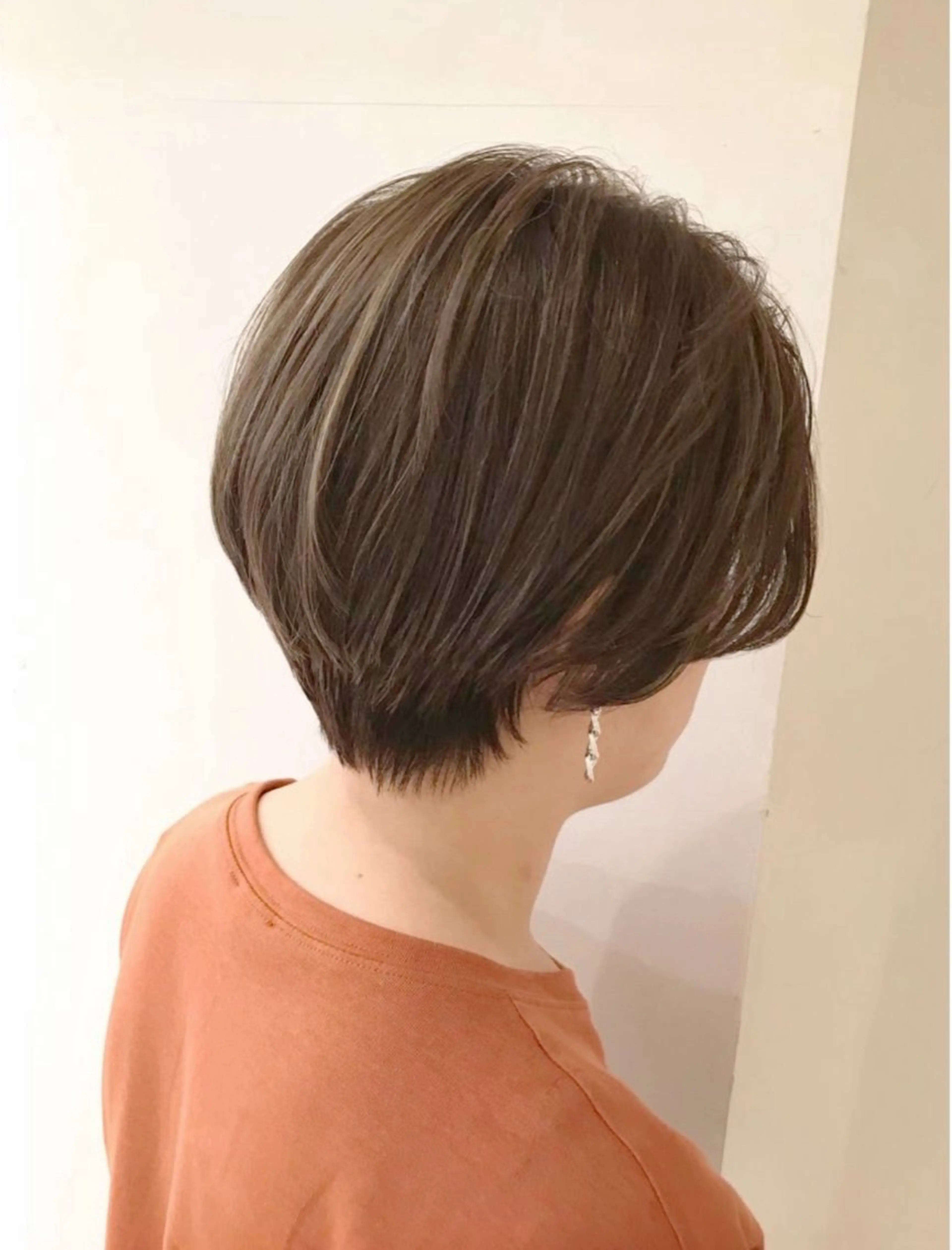 ショート カラー ヘアアレンジ ベージュカラー ハイライトカラー ハイライト カット ヘアカラー トリートメント Lien所属・marika/ボブ /透明感カラーのヘアスタイル
