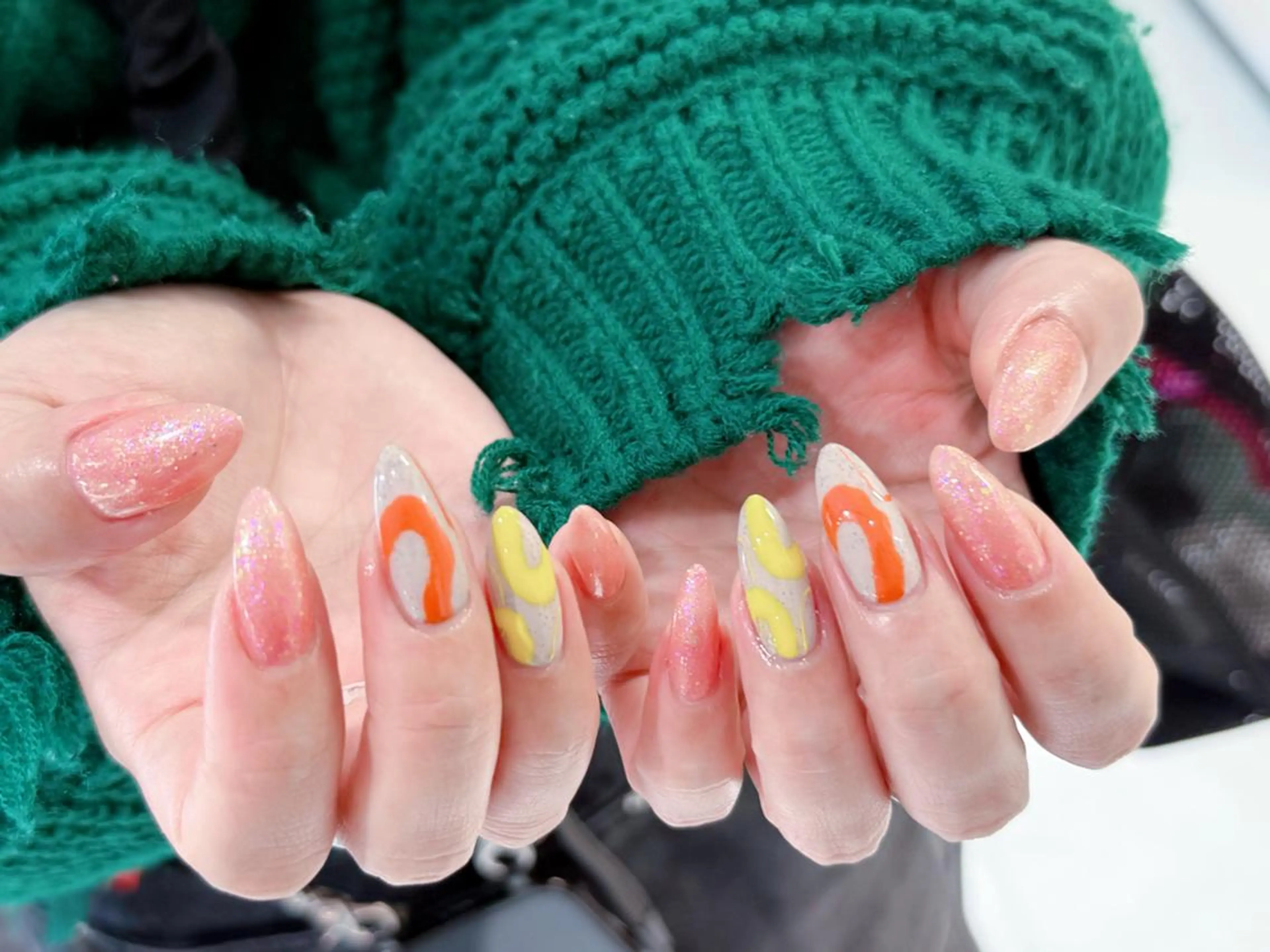 ネイル チークネイル 長さ出し フレンチネイル グラデーション マグネットネイル ハンドネイル ハンドケア リ サのネイルデザイン