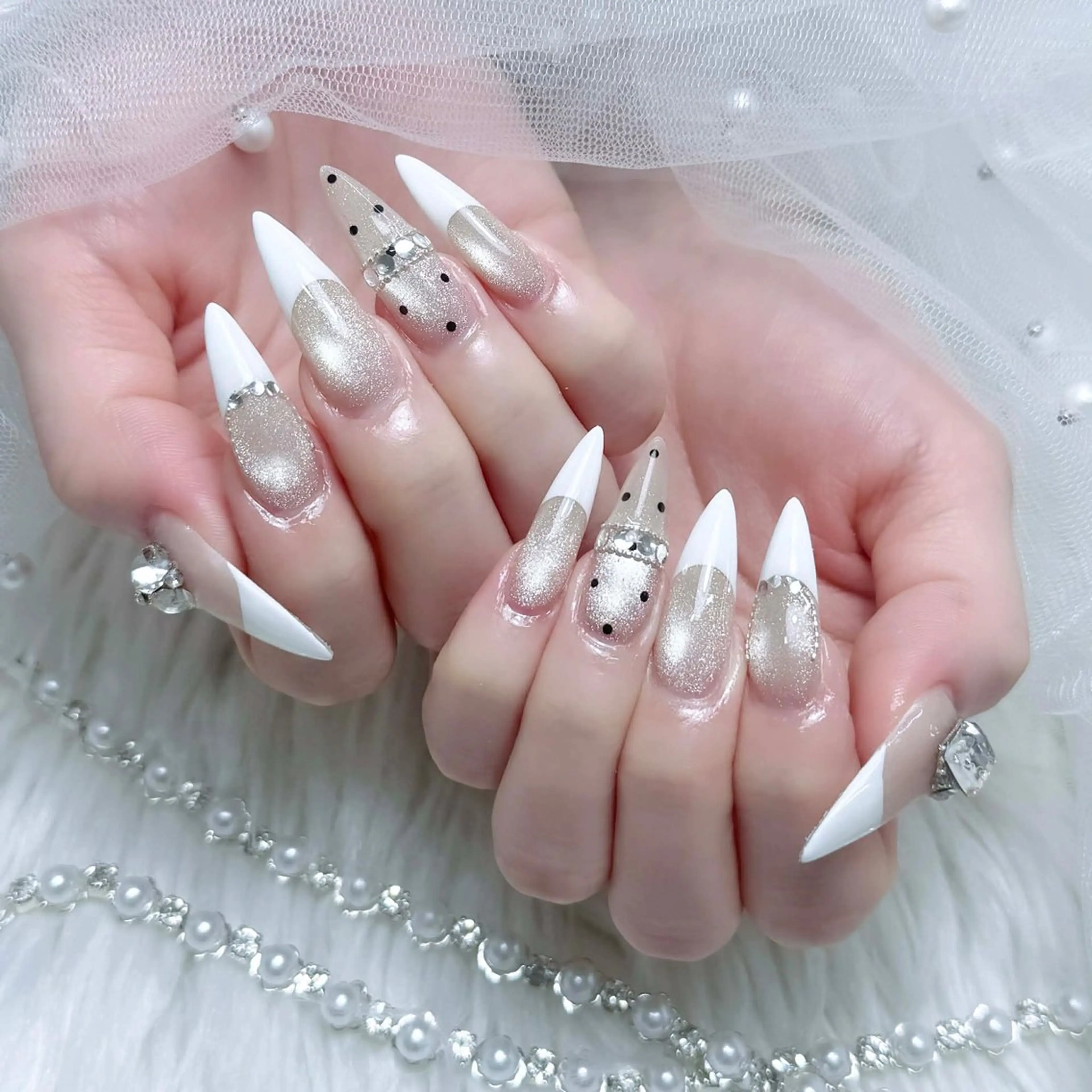 ネイル アートネイル フレンチネイル ジェルネイル ガーリー キラキラネイル ハンドネイル ハンドケア Nova Nailのネイルデザイン