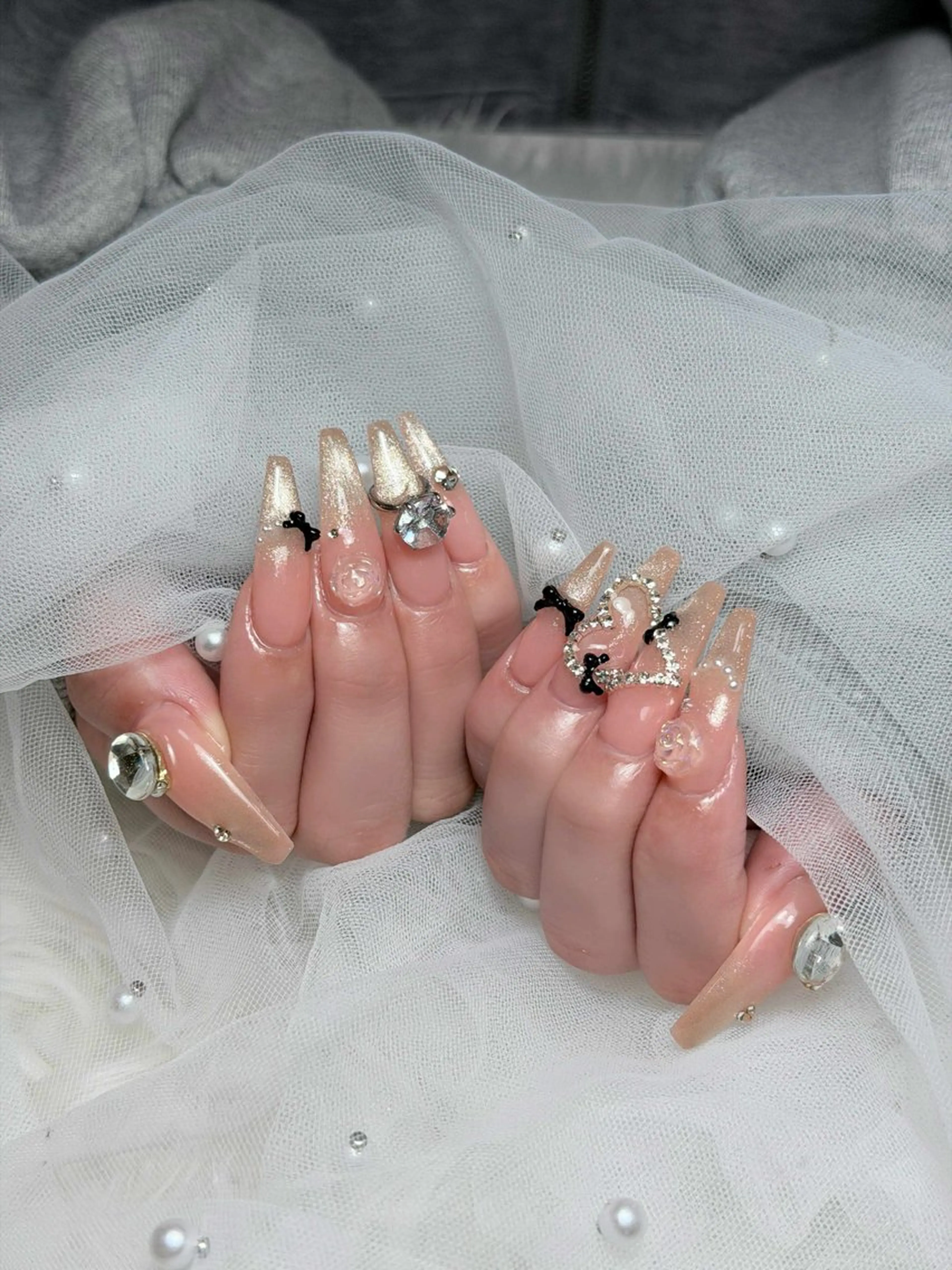 ネイル オーロラネイル ボルドー ブラウン 氷ネイル・うるうるネイル キラキラネイル ハンドネイル Julli ジュリのネイルデザイン