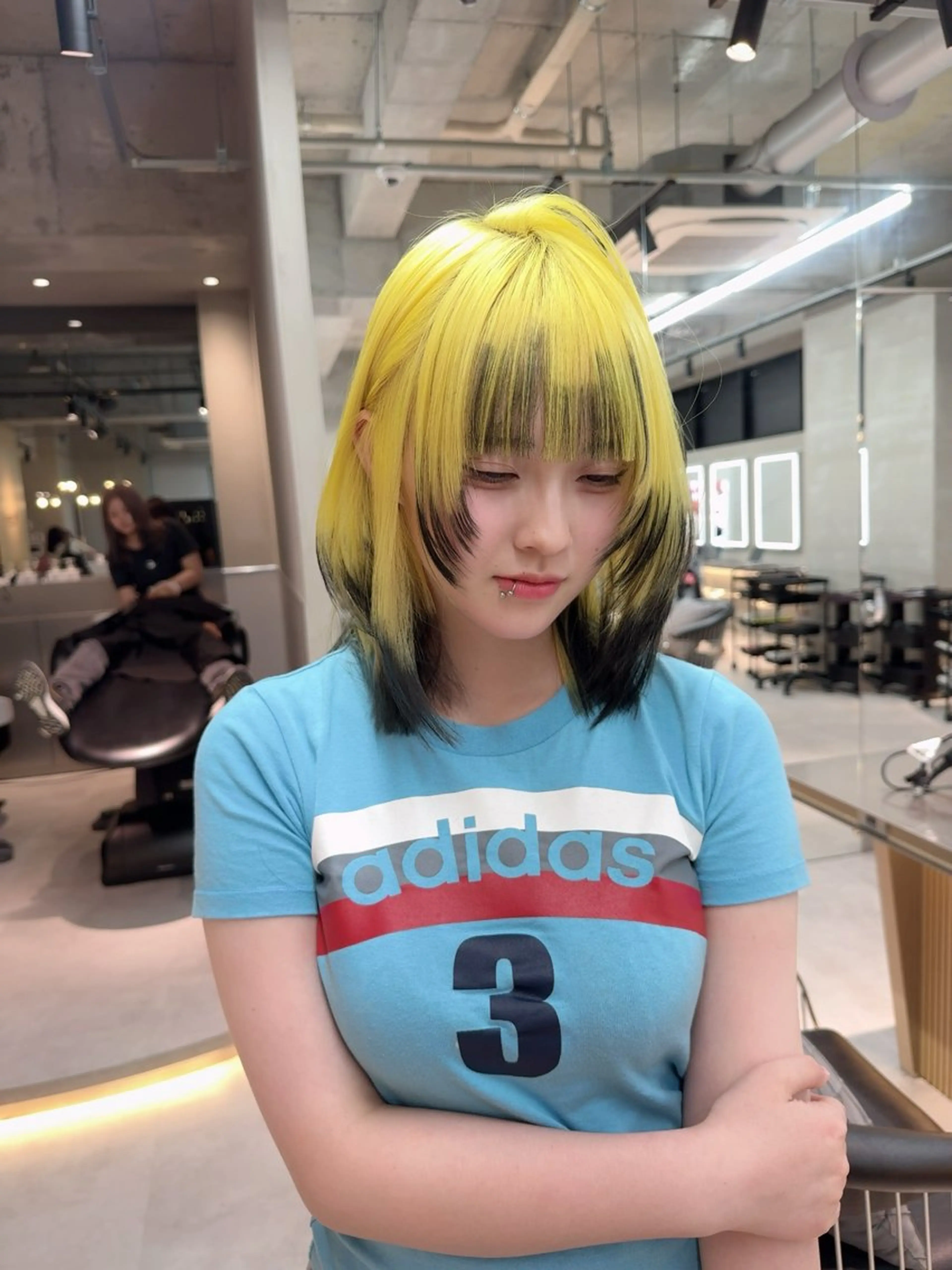 ミディアム カラー ヘアアレンジ デザインカラー ヘアカラー トリートメント ARIA💎縮毛矯正 ブリーチ💎複雑履歴のヘアスタイル