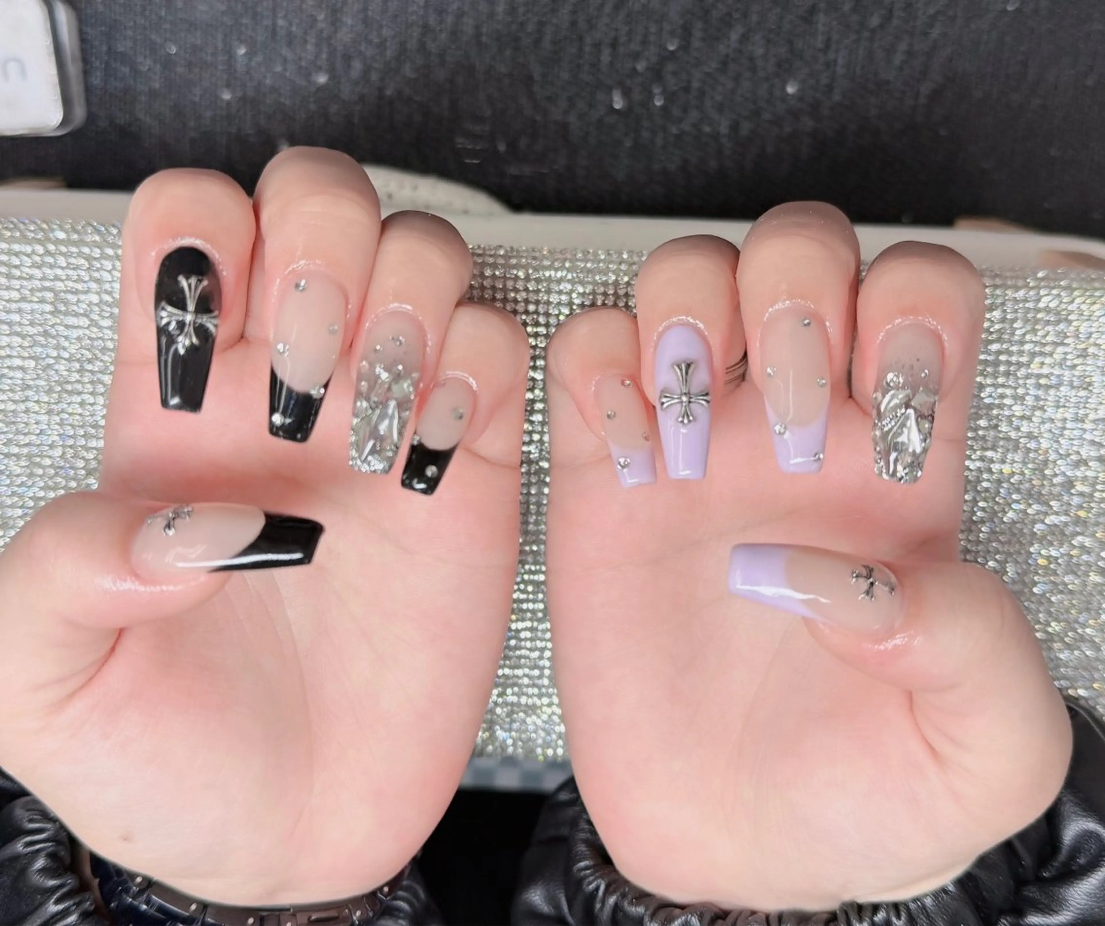 ネイル オーロラネイル フレンチネイル ジェルネイル ハロウィン キラキラネイル H.baby Nail Salonのネイルデザイン