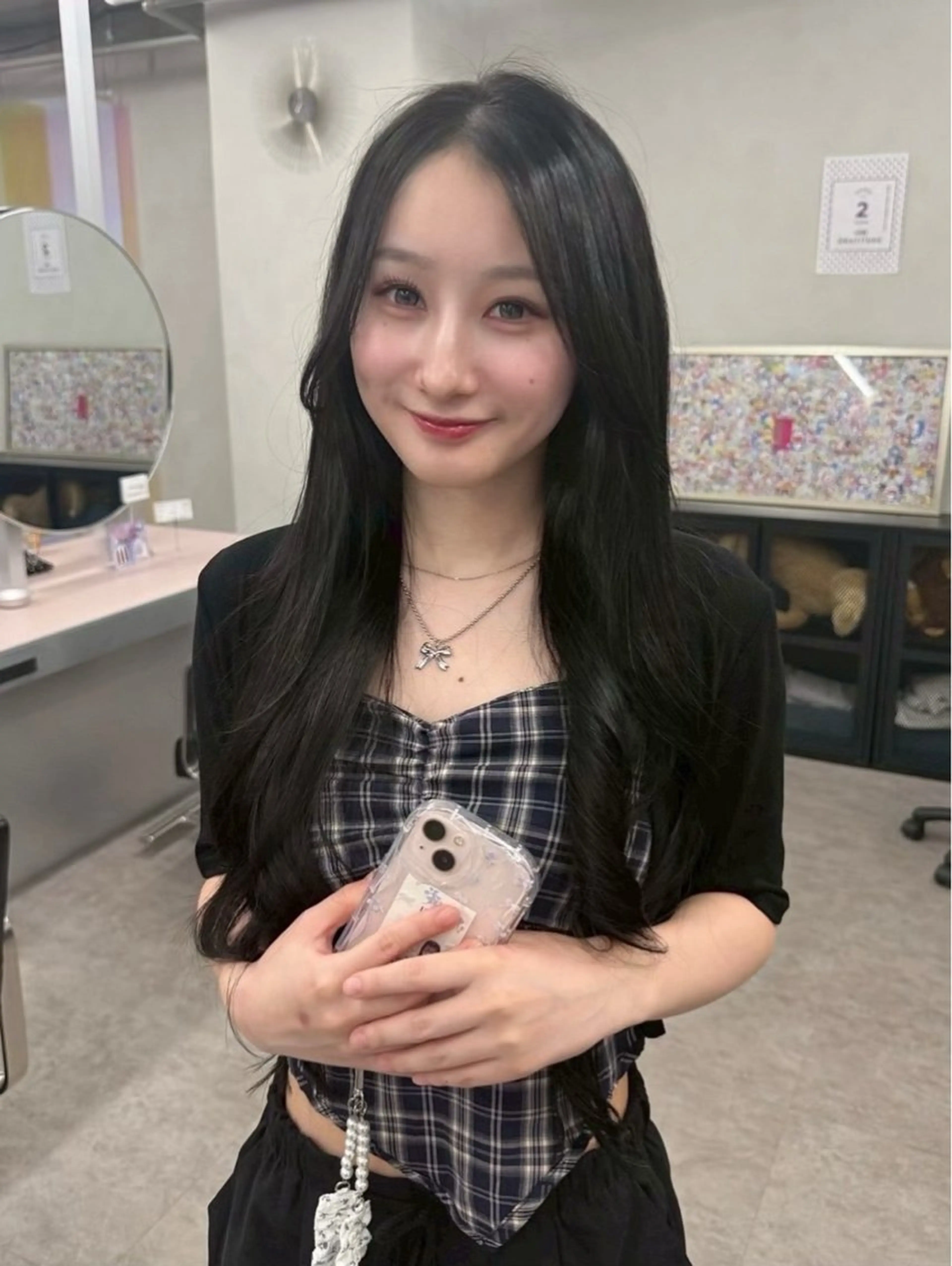 ロング 秋山 七海のヘアスタイル