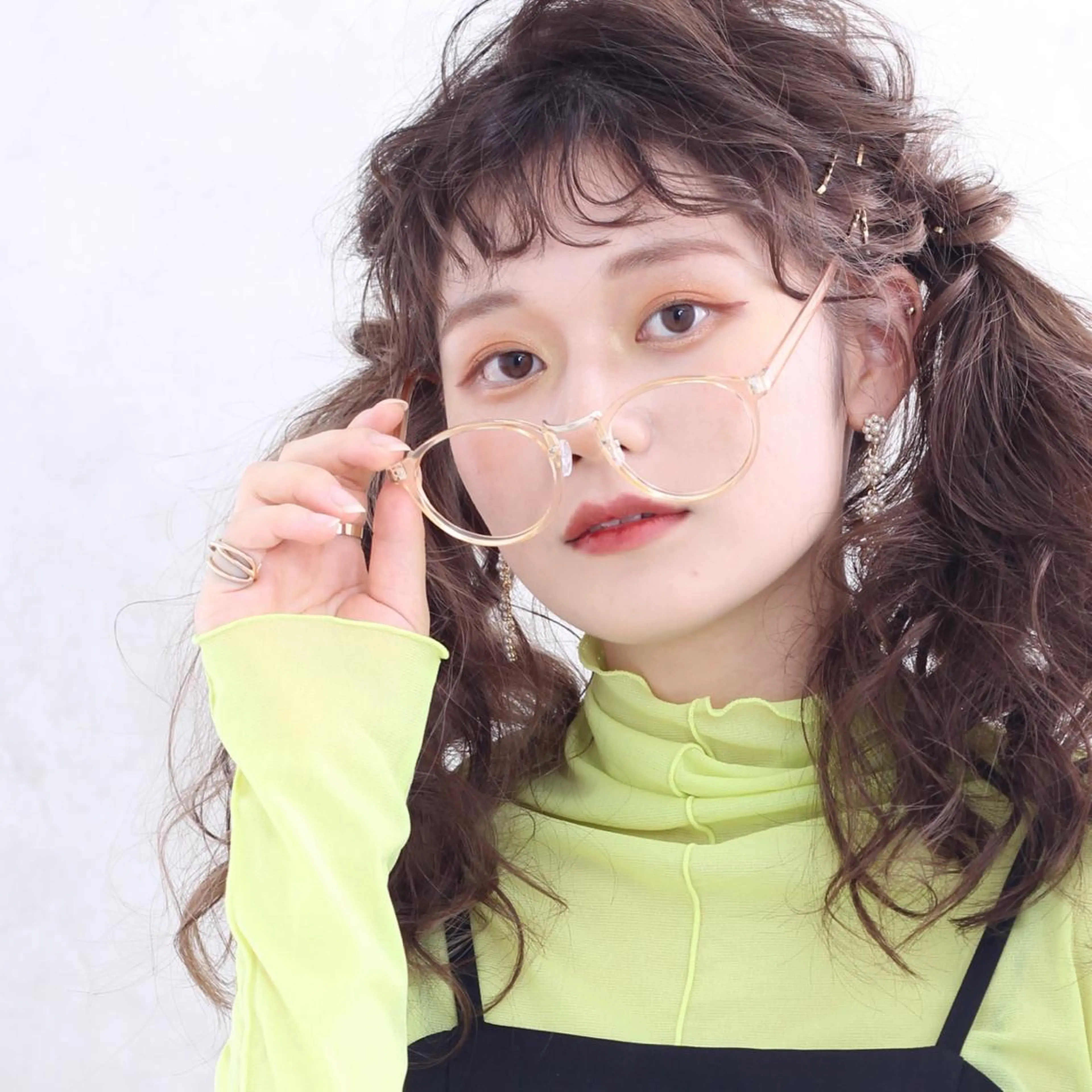 カラー ブリーチ 🎀  minori おたく美容師  🪽のヘアスタイル