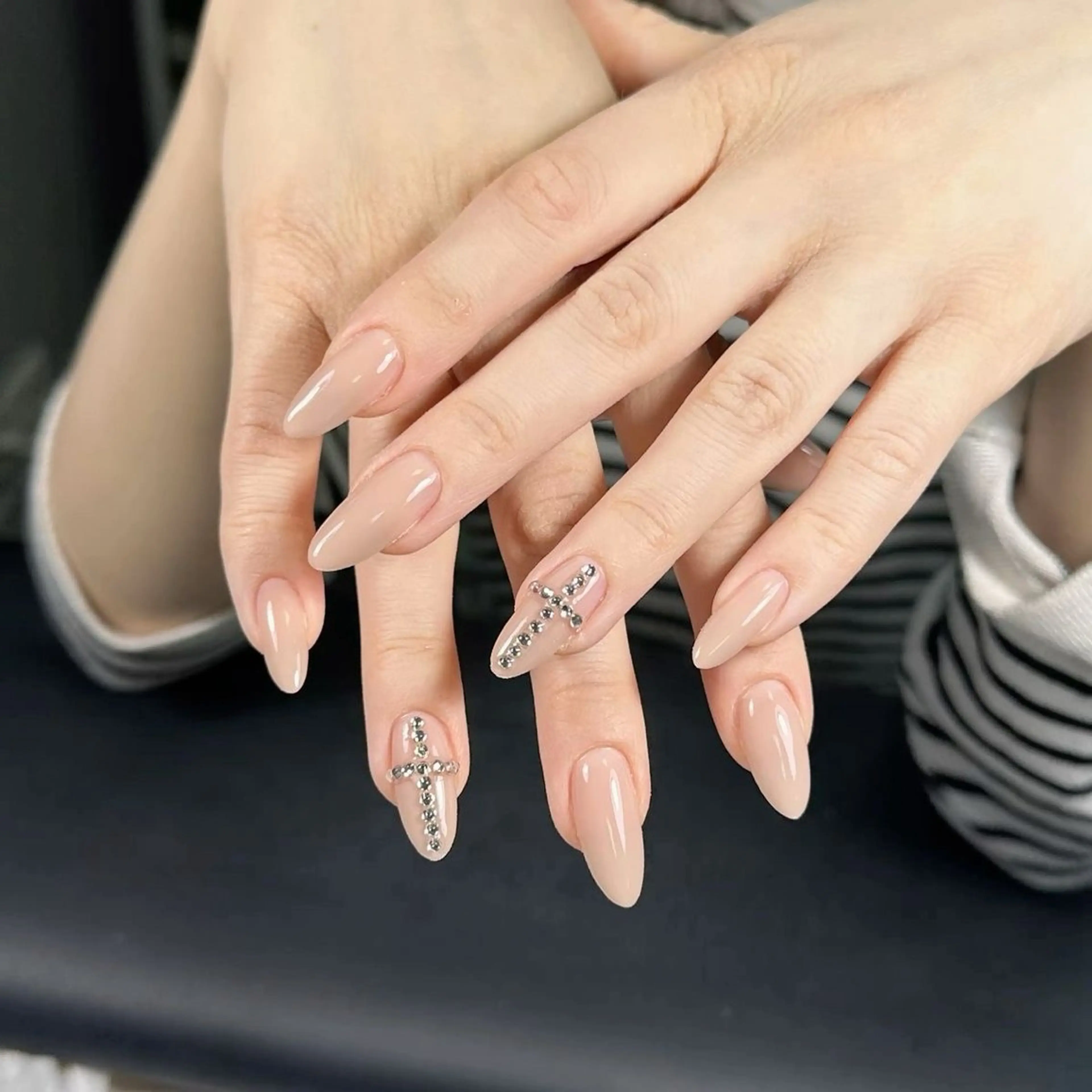 カラー グラデーションカラー ピンクカラー ハンドネイル AIN Nailのネイルデザイン