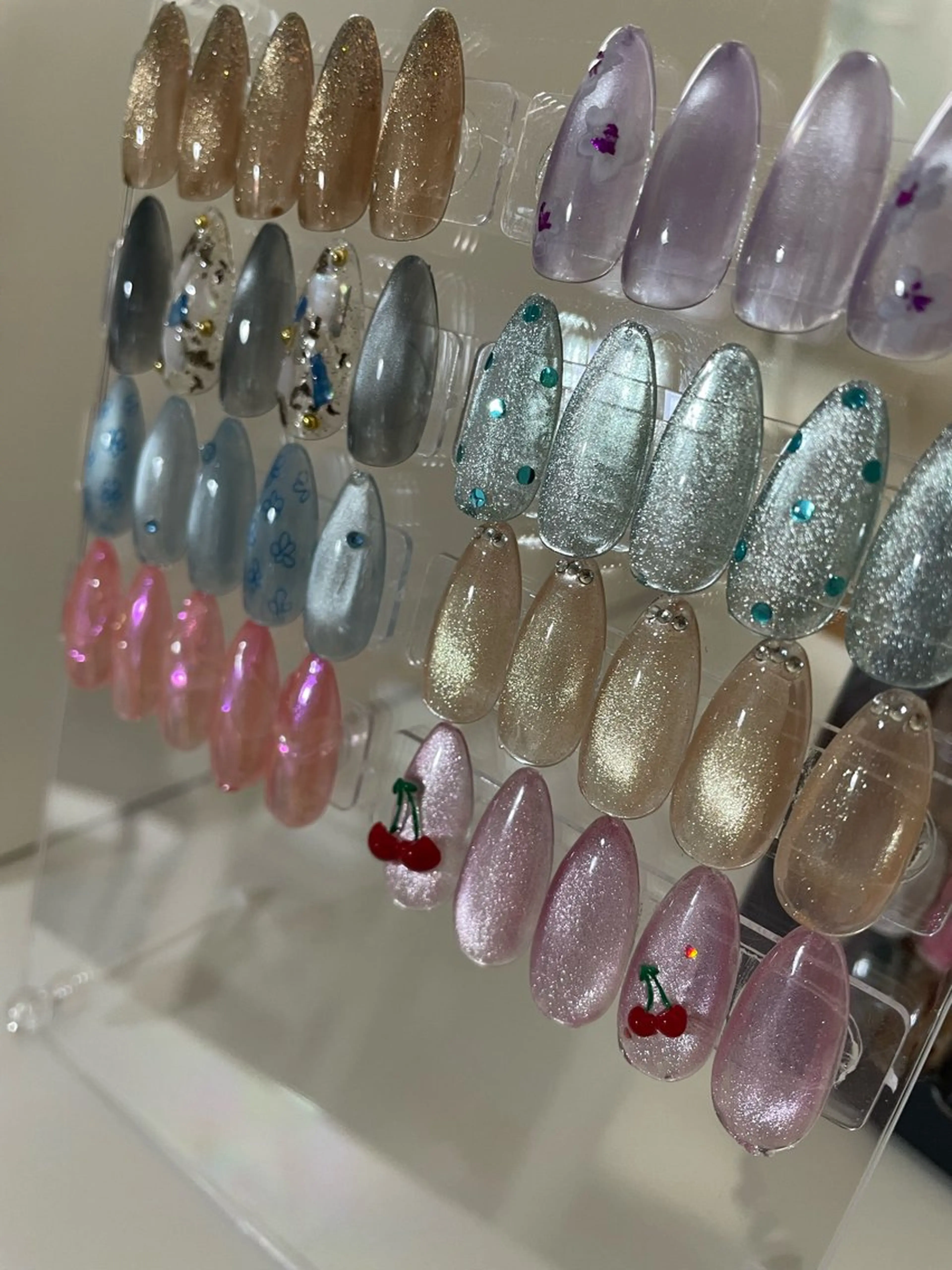 ネイル マグネットネイル ハンドネイル alma (アルマ)のネイルデザイン