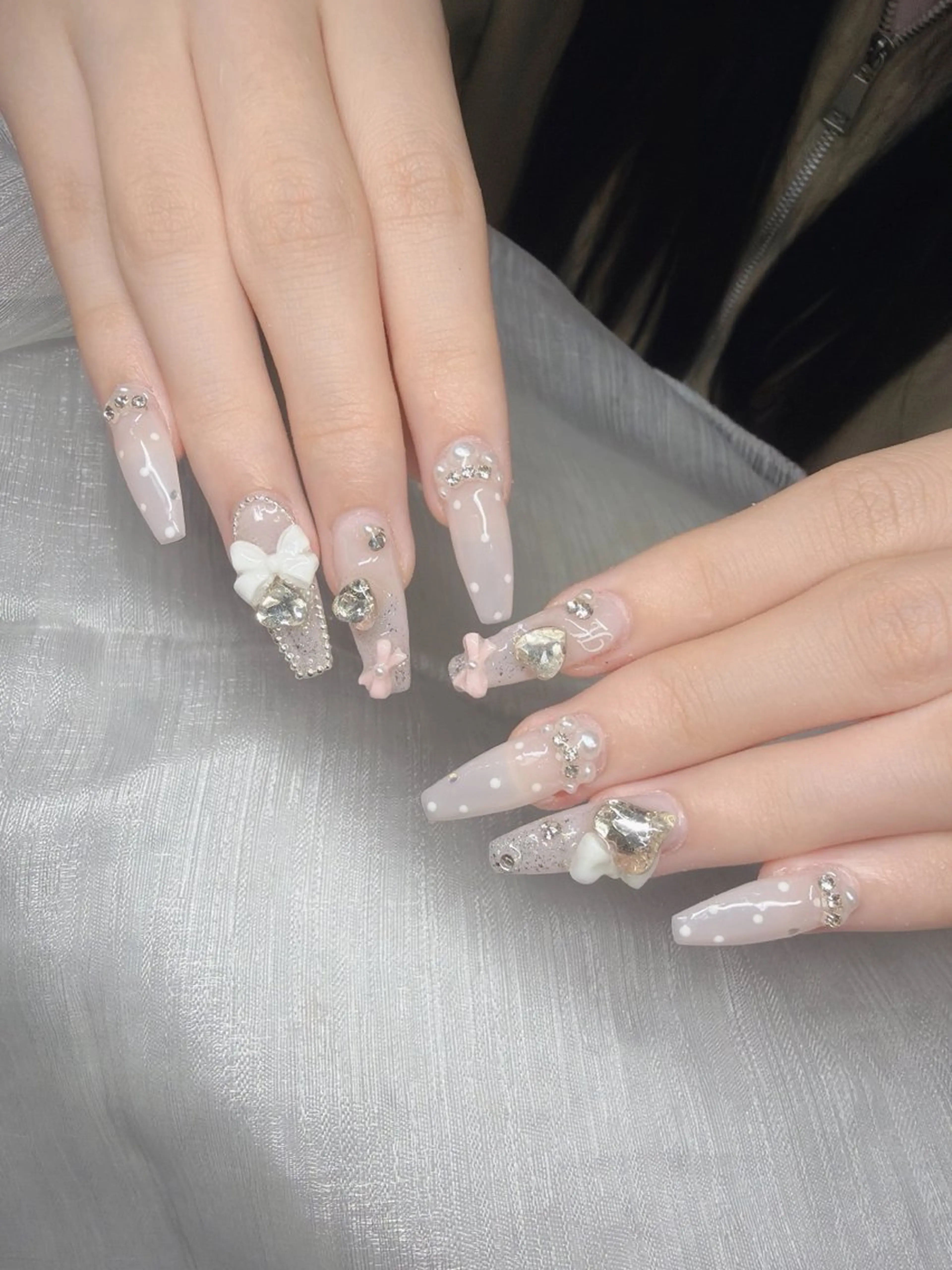 ネイル 長さ出し グラデーション 卒業式 キラキラネイル マグネットネイル ハンドネイル Lee Nailsのネイルデザイン