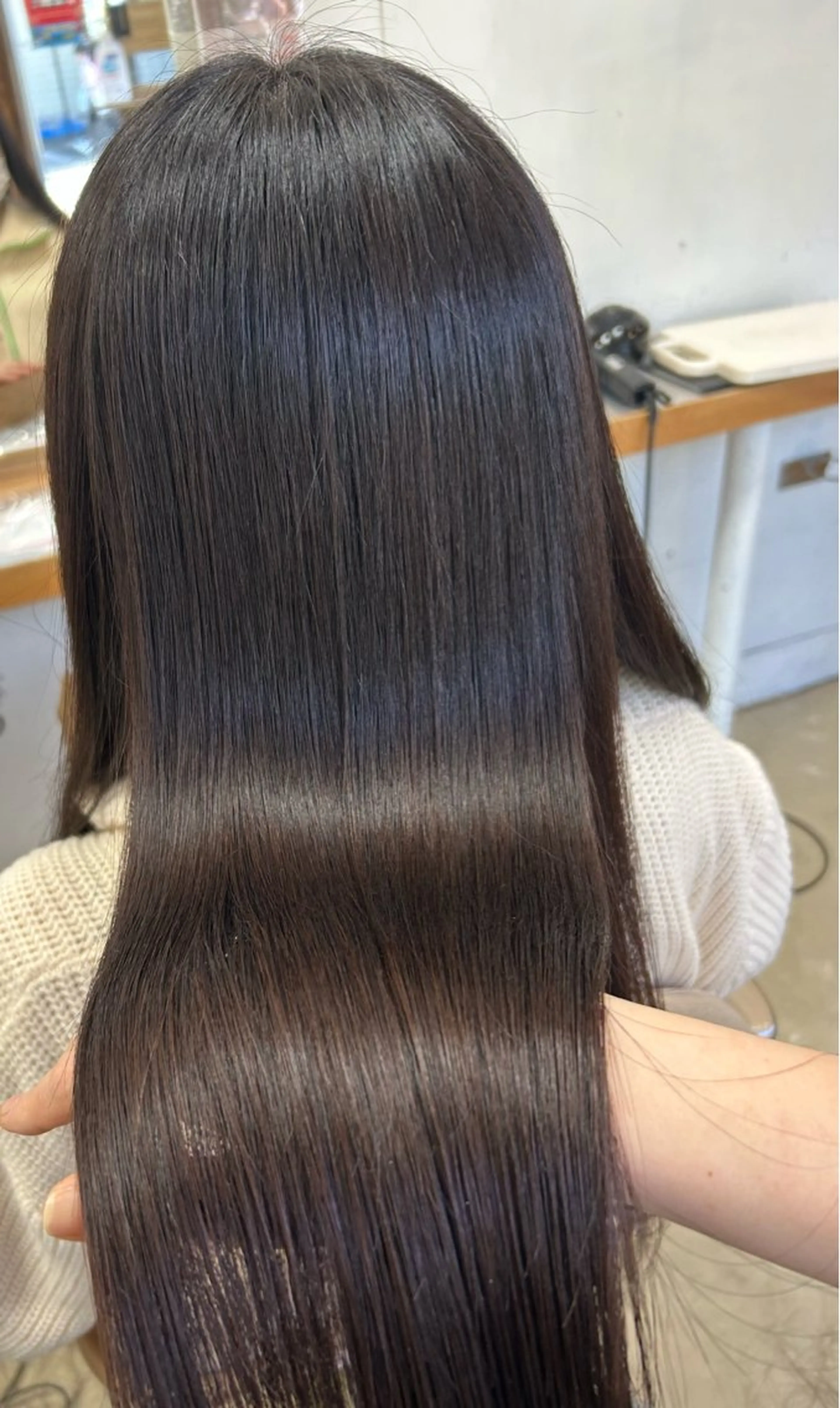 ロング 糸賀 千穂のヘアスタイル