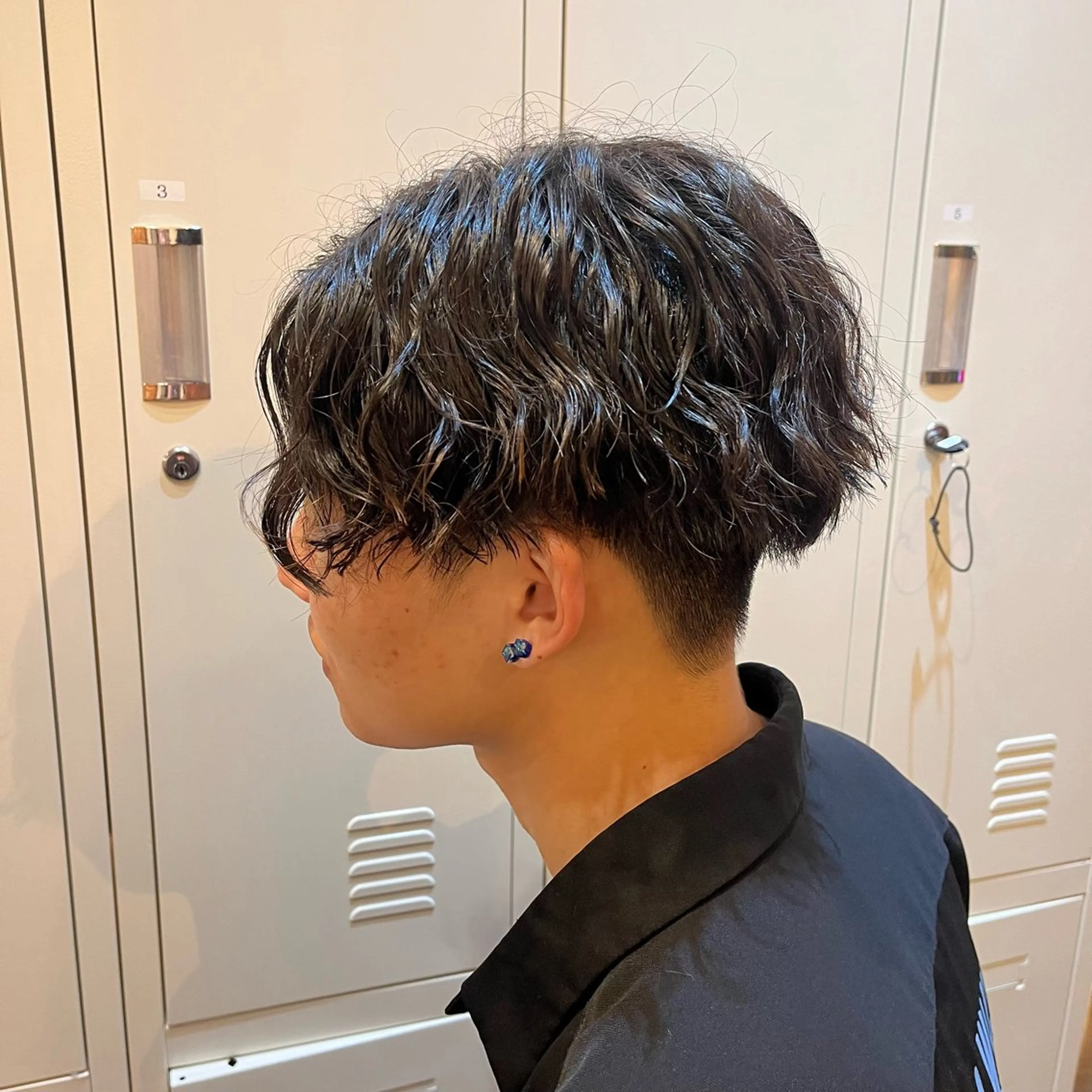 パーマ メンズ メンズパーマ スパイラルパーマ 似合わ顔周りカット /aira🍒のヘアスタイル