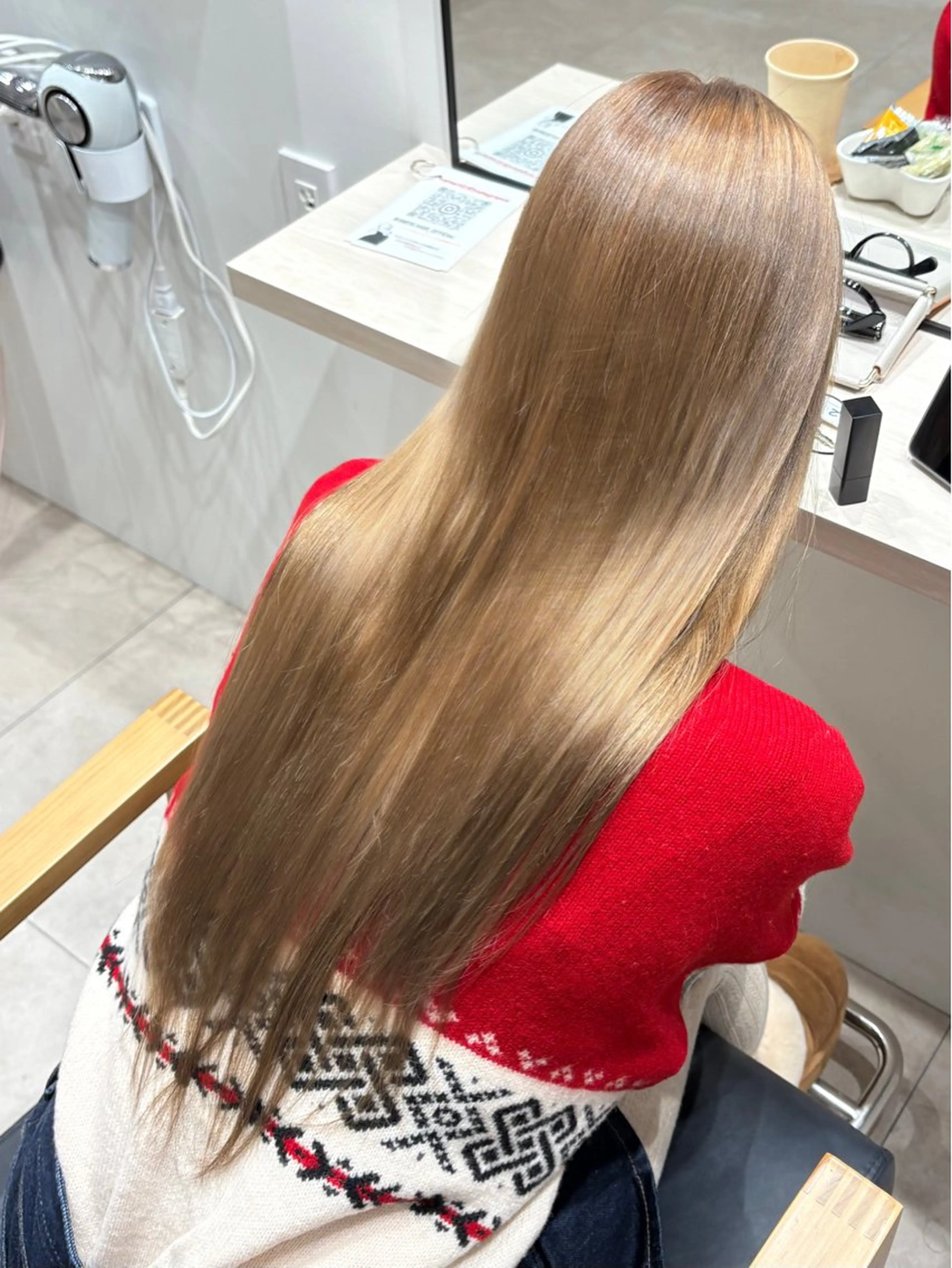 ロング カラー ブリーチ ヘーゼル ナカジユイ 〈完全個室〉のヘアスタイル