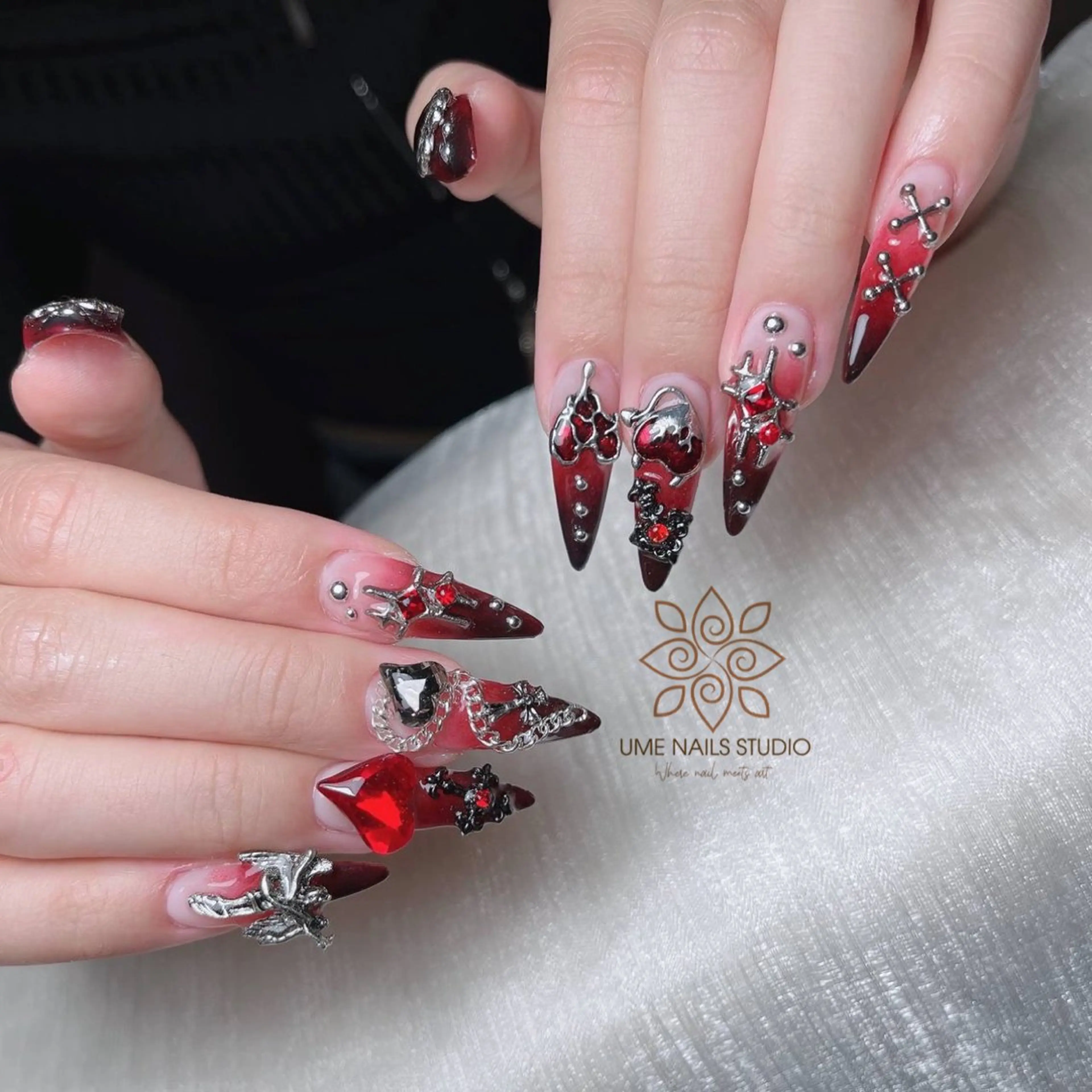 ネイル チークネイル クリアネイル ガーリー キラキラネイル 韓国ネイル Ume Nail Studioのネイルデザイン
