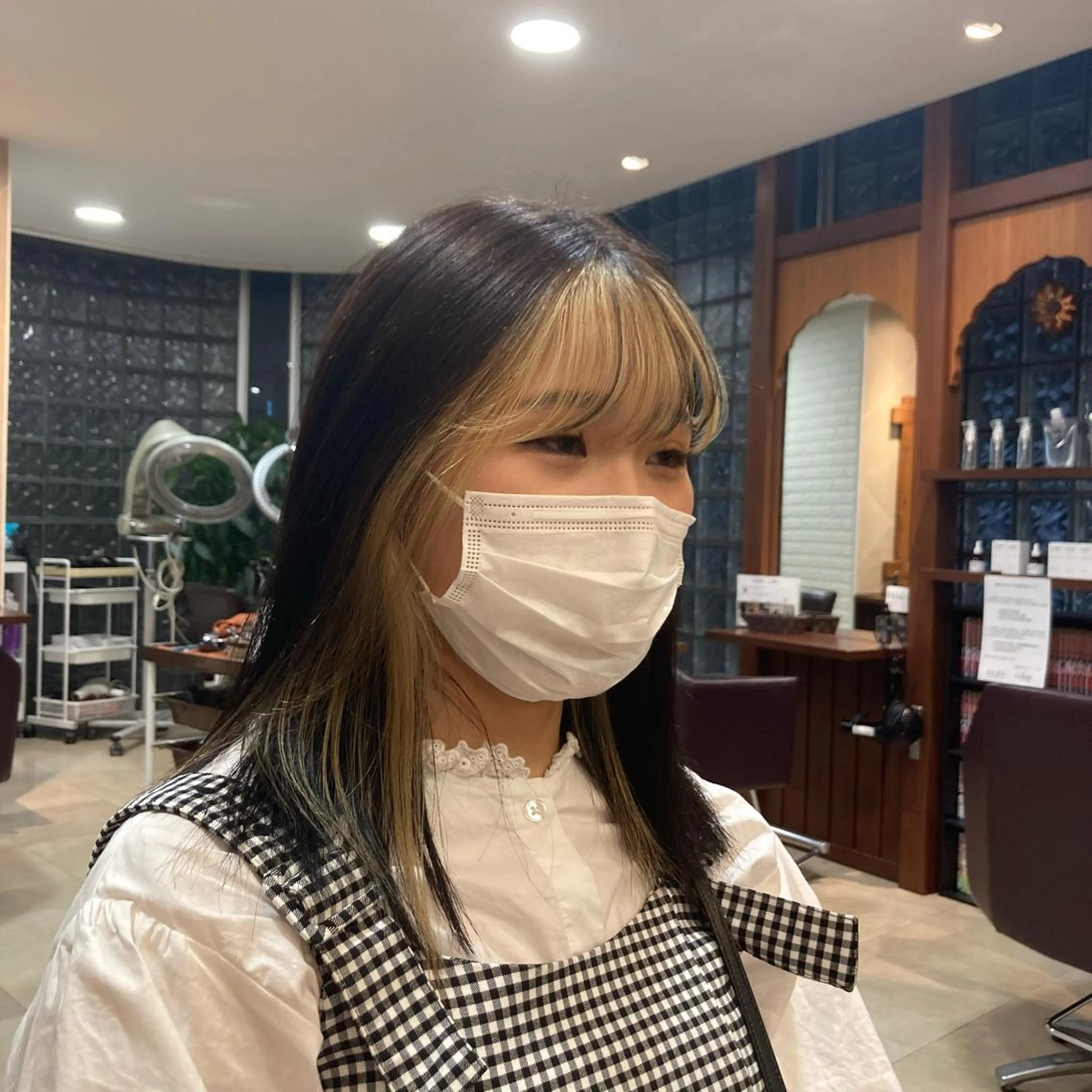 セミロング カラー ミストバング ダブルカラー  フェイスフレーミング カット ヘアカラー トリートメント カットが上手い 💇‍♂🌸サク🌸のヘアスタイル