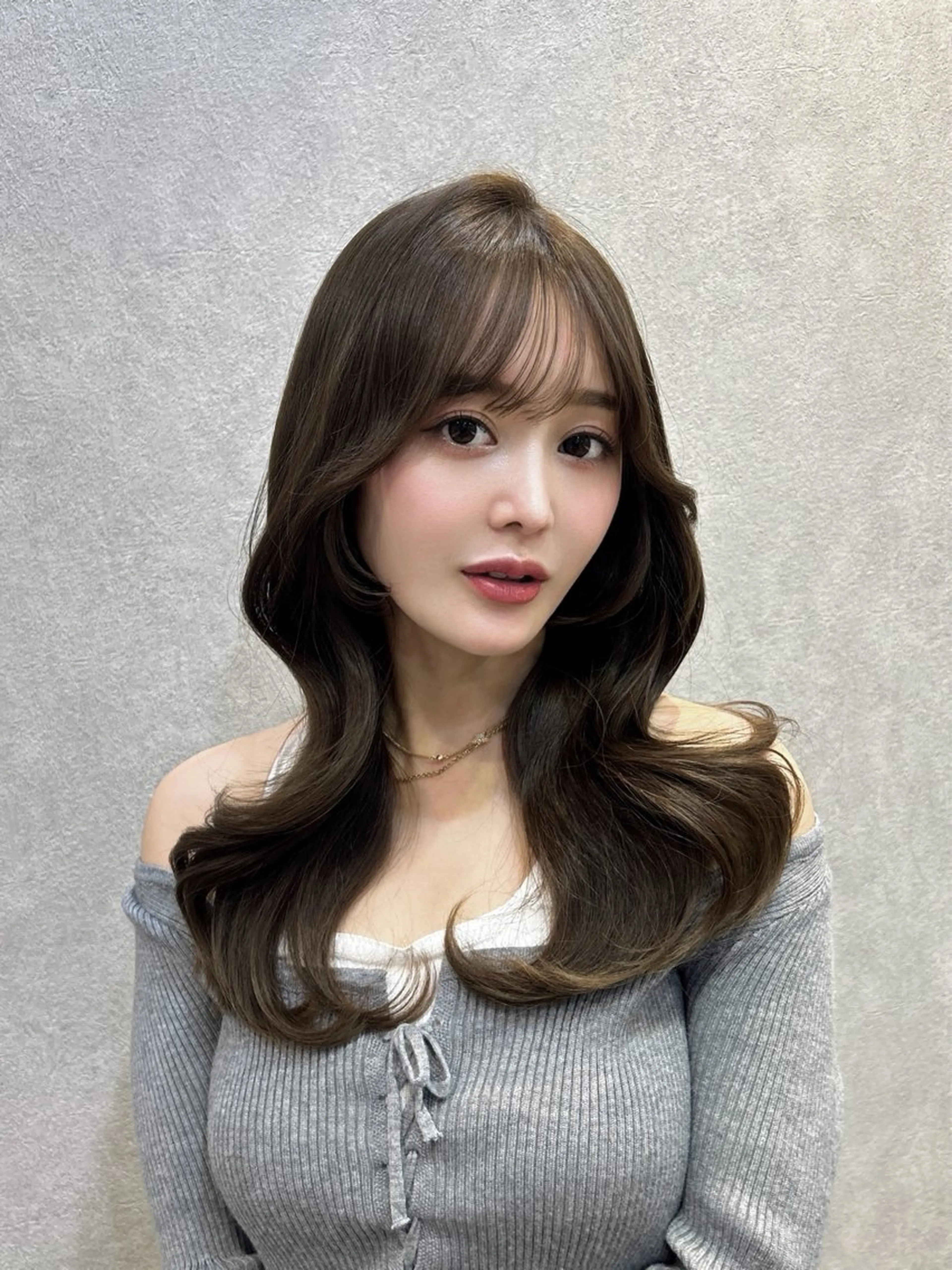 セミロング カラー ヘアアレンジ グレージュ 韓国風ヘア レイヤーカット 🩷韓国ヘア/ヨシン モリ🩷Maikaのヘアスタイル
