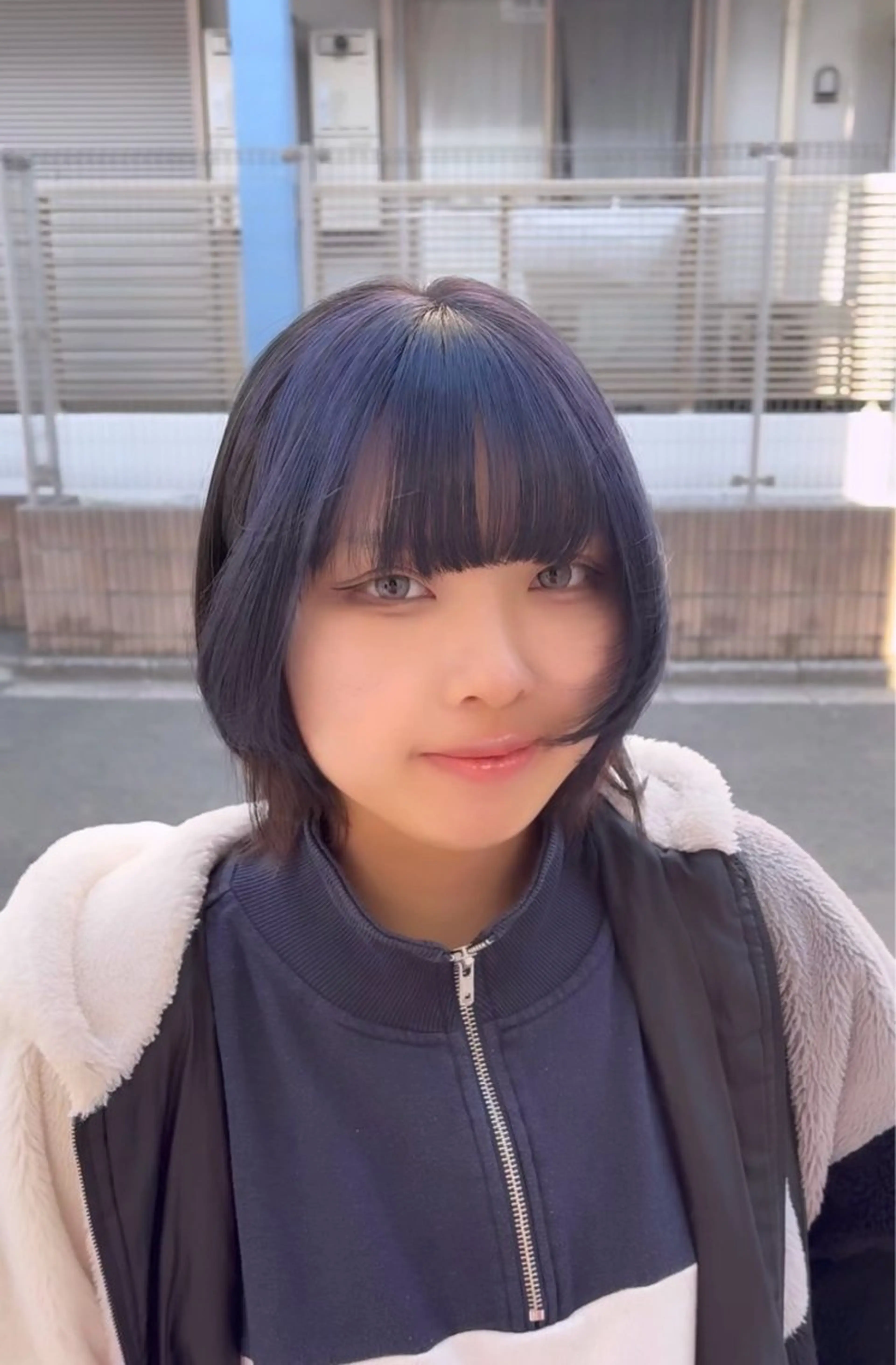 ショート カラー ネイビーカラー ヘアカラー ハイトーン💗ピンク 🛼カラフル🍀のヘアスタイル