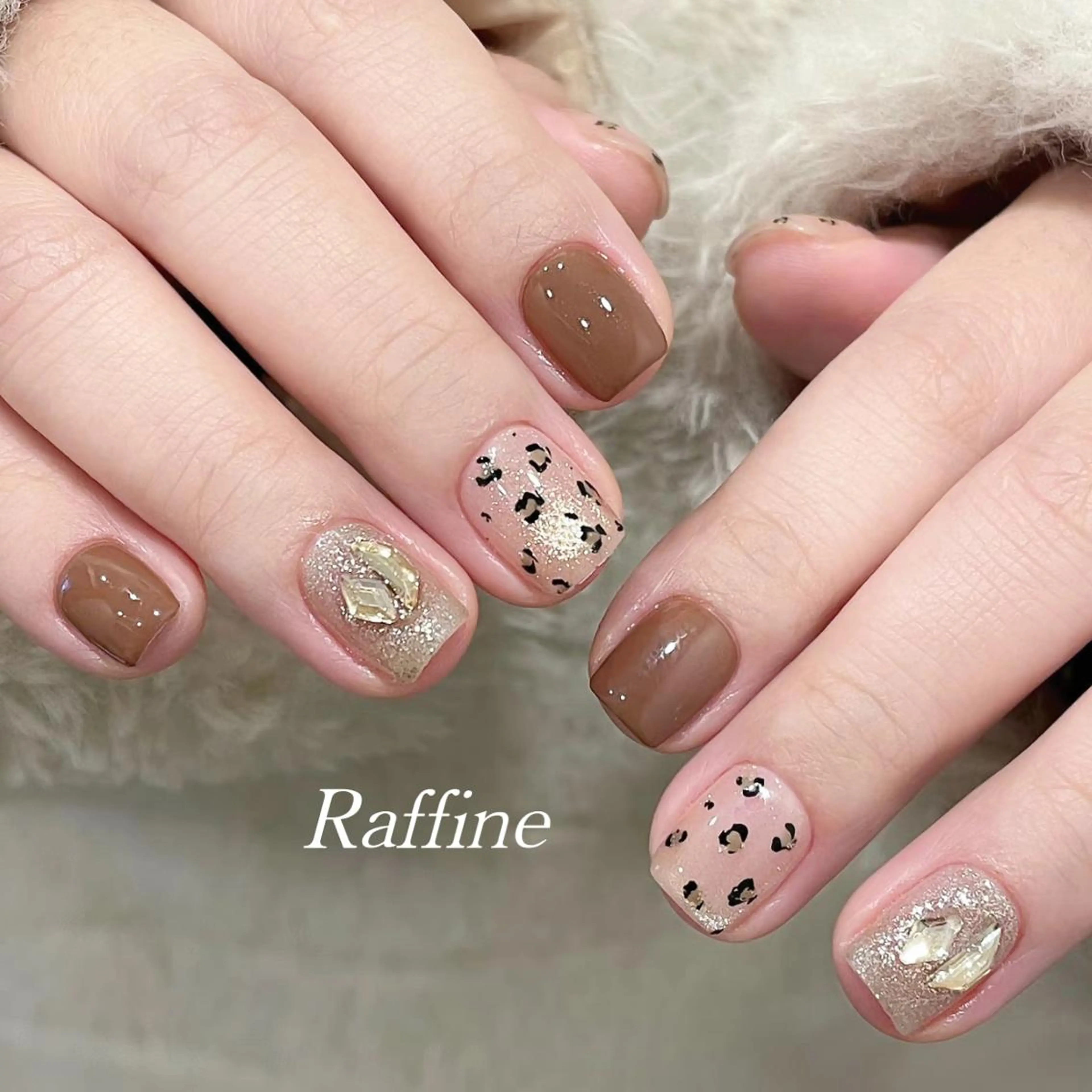 ネイル RAFFINE haru🦋🩵のネイルデザイン