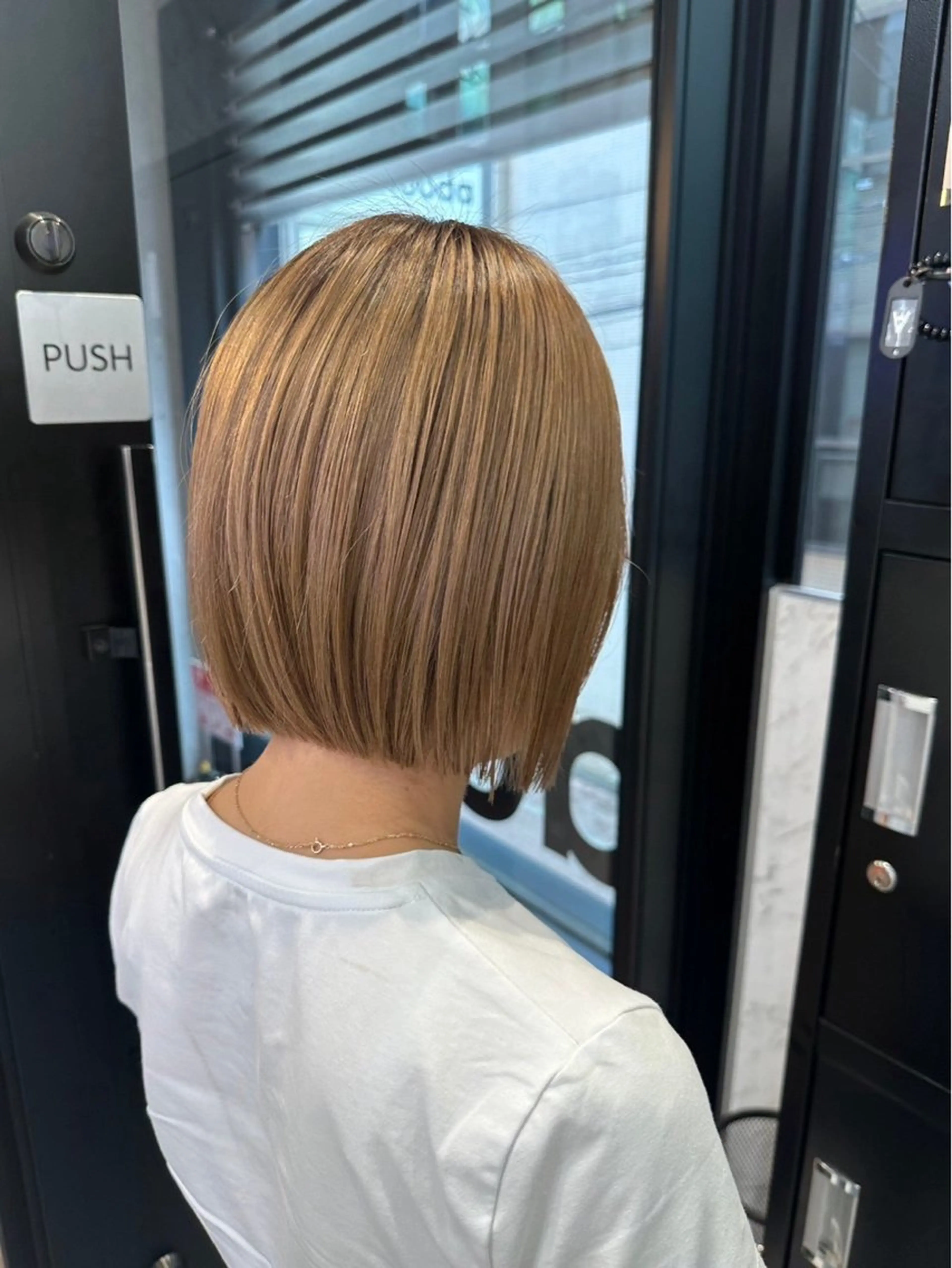 ショート カラー 前下がりボブ ベージュカラー ミルクティーベージュ ボブ 韓国ヘア /♡𝓝𝓸𝓪♡のヘアスタイル