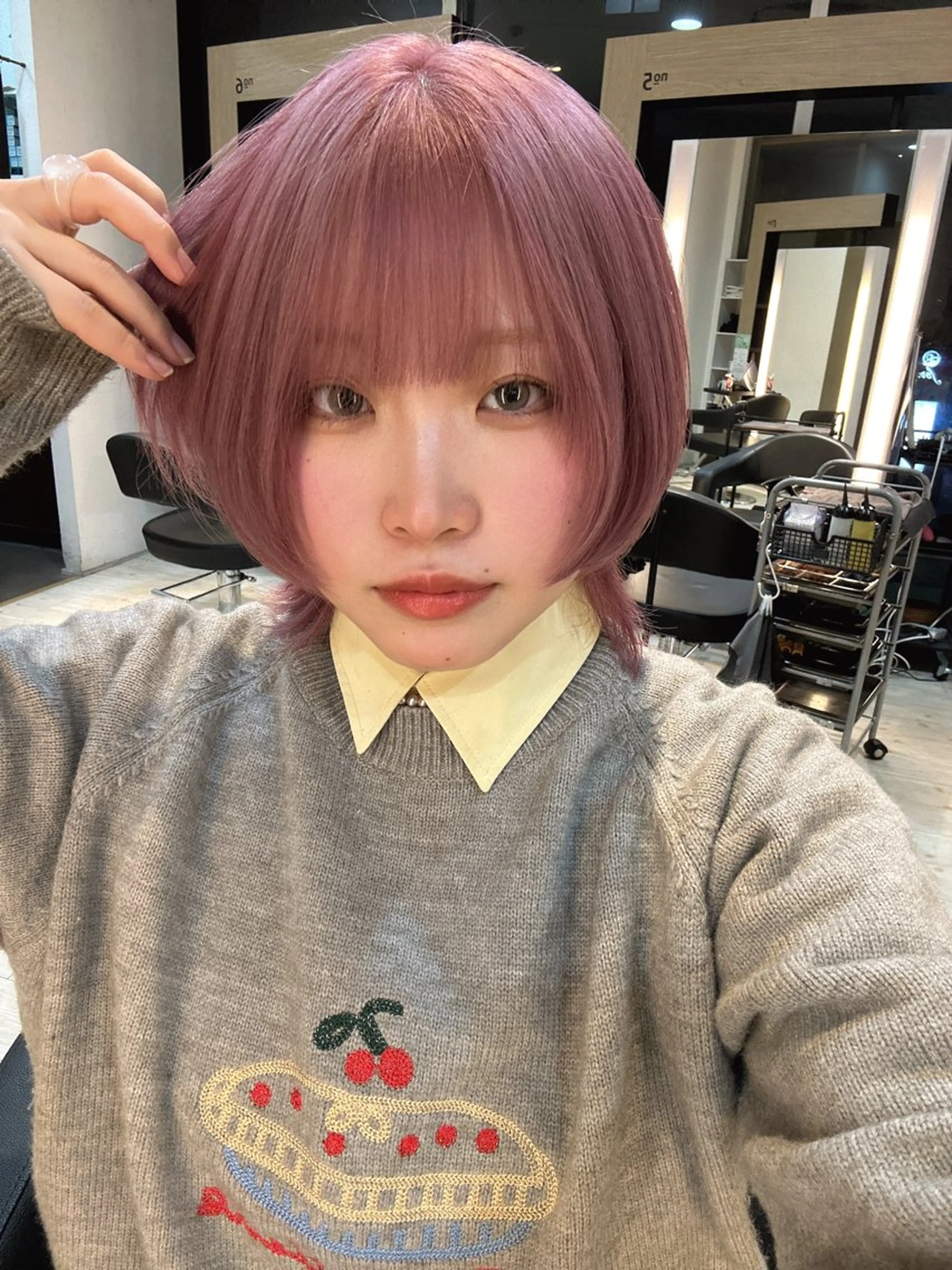 ミディアム カラー ブリーチ ピンクカラー カット ヘアカラー トリートメント 有働由良／ハイトーン ／韓国メンズヘアのヘアスタイル