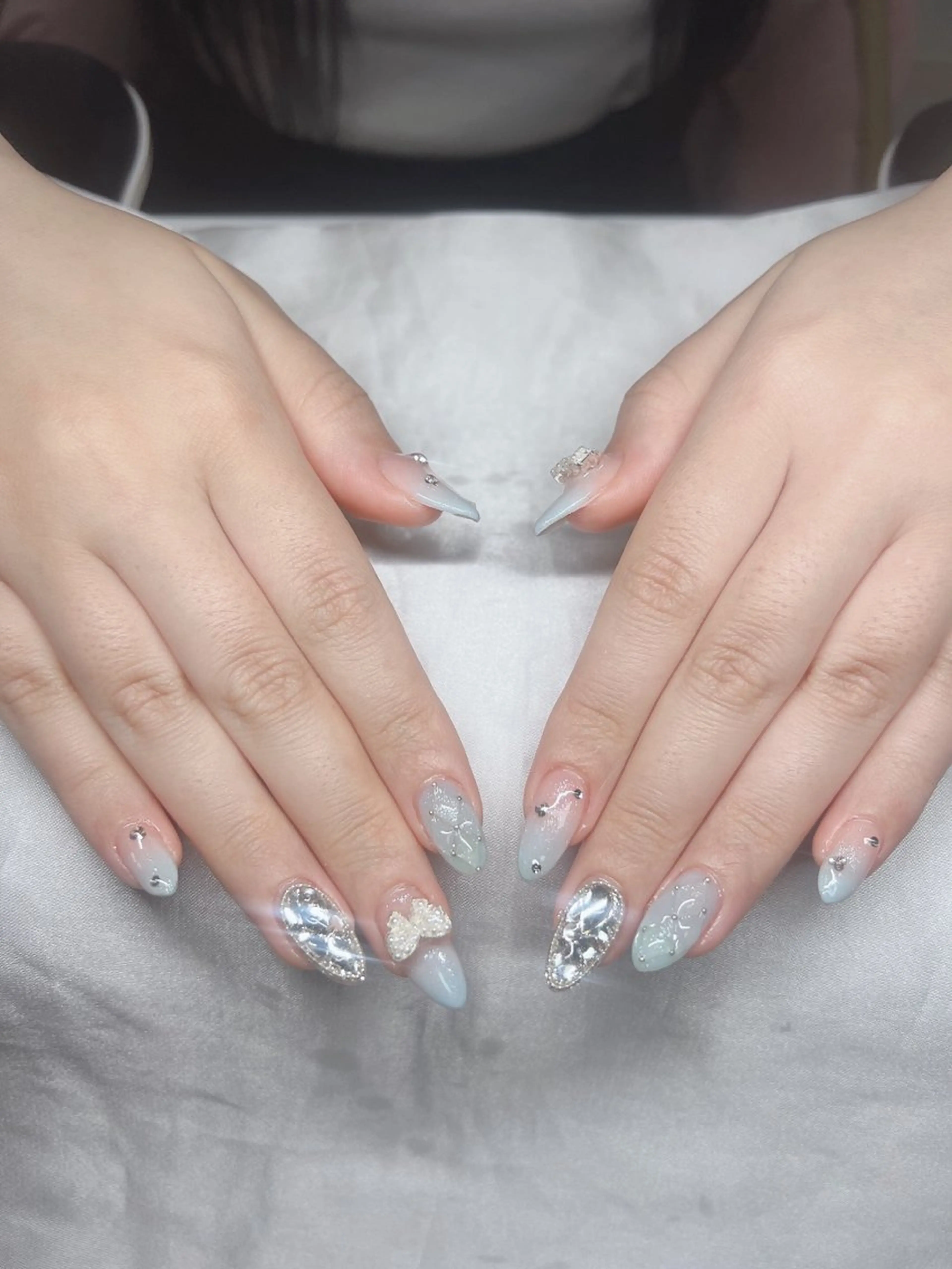 ネイル 長さ出し グラデーション キラキラネイル マグネットネイル ニュアンスネイル ハンドネイル Lee Ainのネイルデザイン