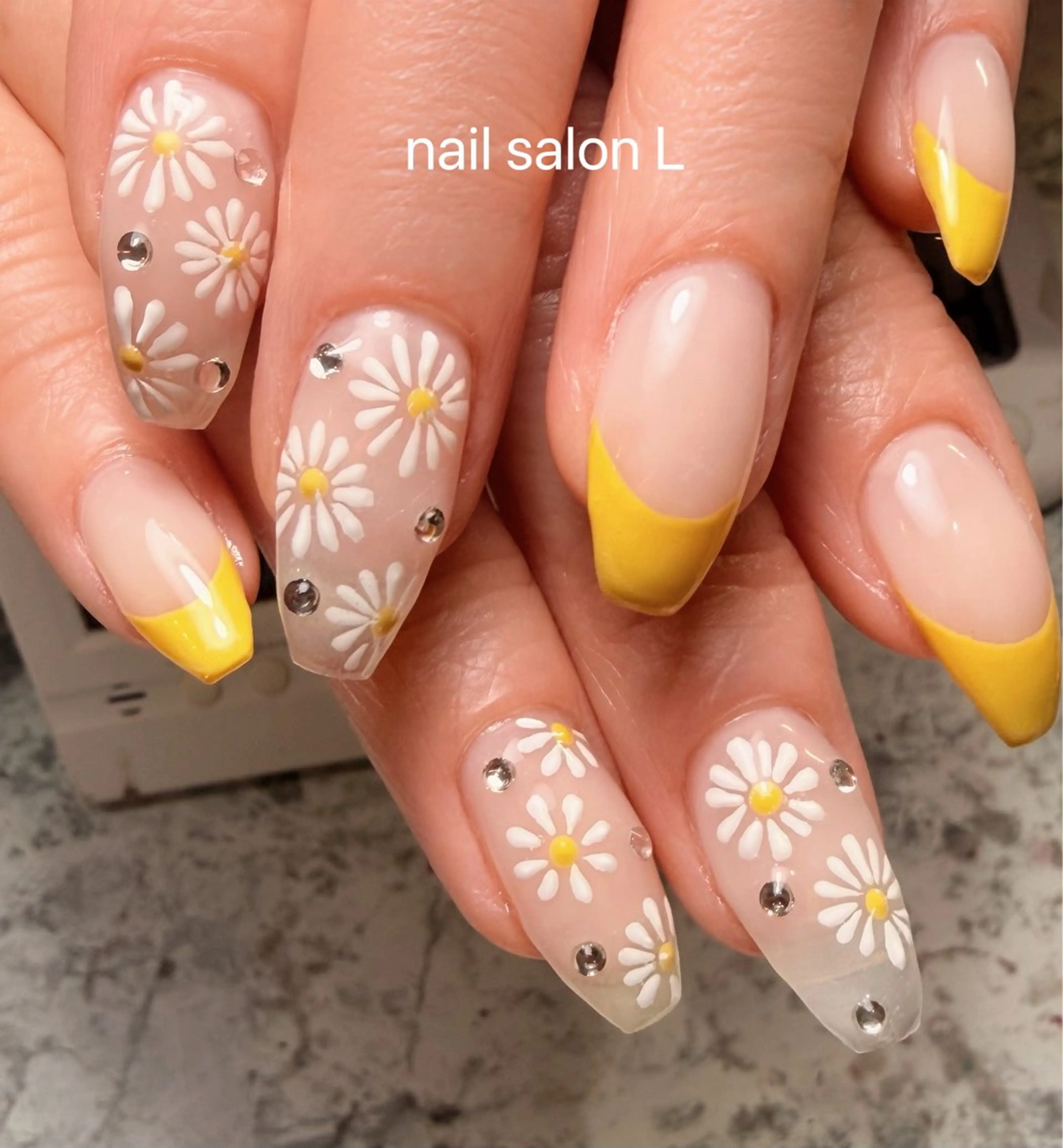 ネイル フラワーネイル 持ち込み 春ネイル ハンドネイル 吉川市 ネイルサロンLのネイルデザイン
