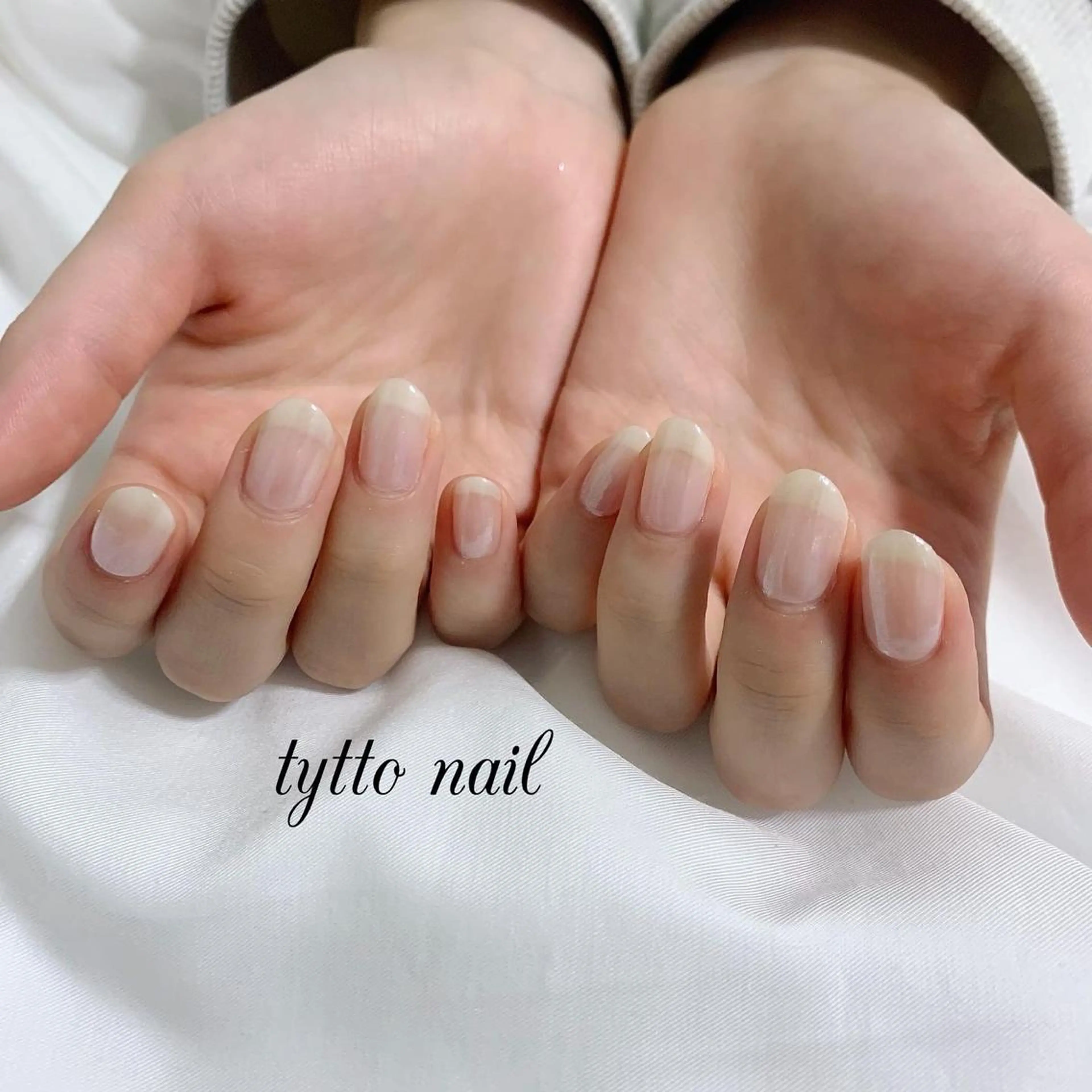 ネイル ミラーネイル オフィスネイル ワンカラーネイル シンプルネイル ホワイト ハンドネイル tytto nail ❤︎‪‪eri‪‪のネイルデザイン
