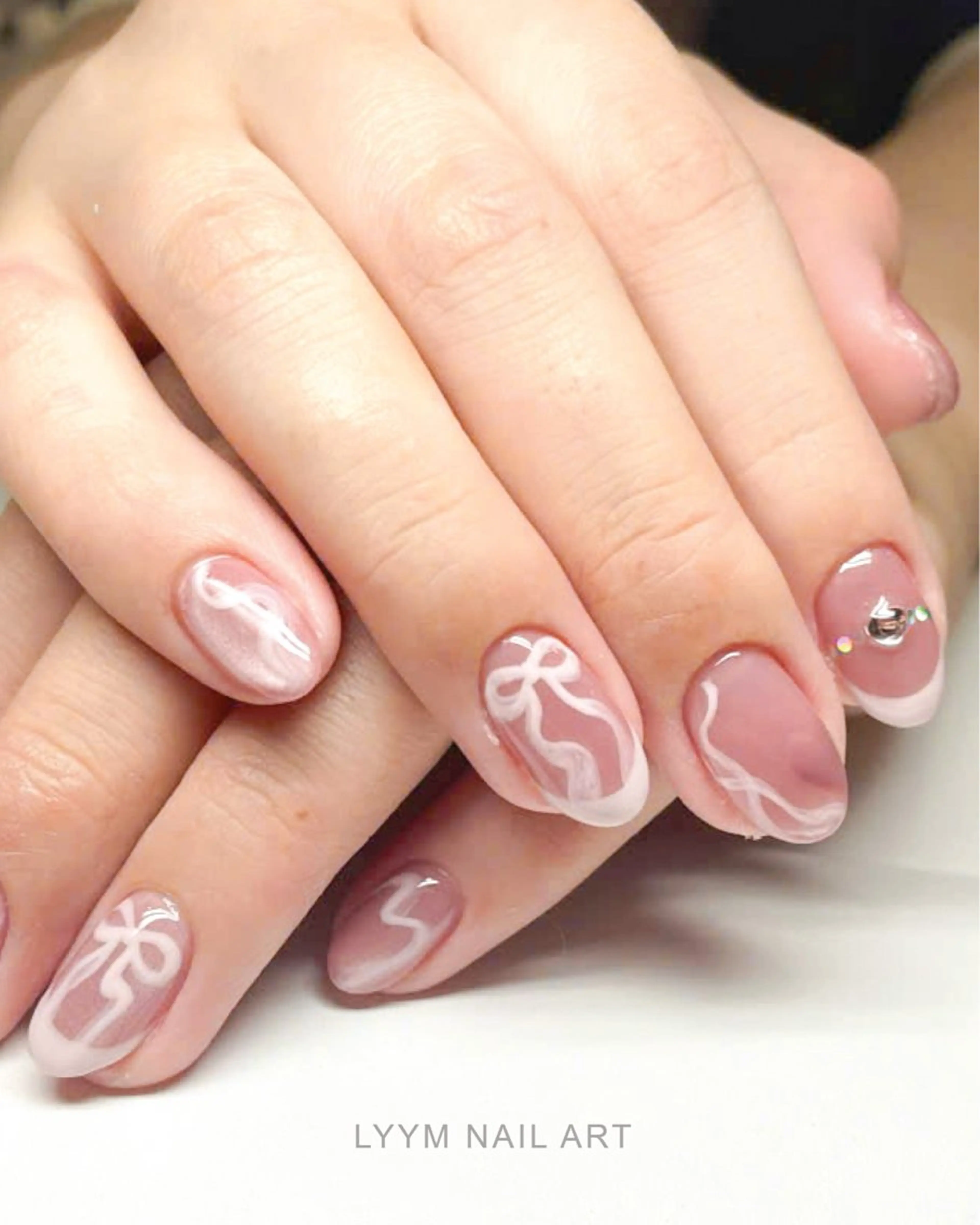 ネイル アートネイル ガーリー 韓国ネイル ニュアンスネイル ピンク ハンドネイル LYYM Salonのネイルデザイン