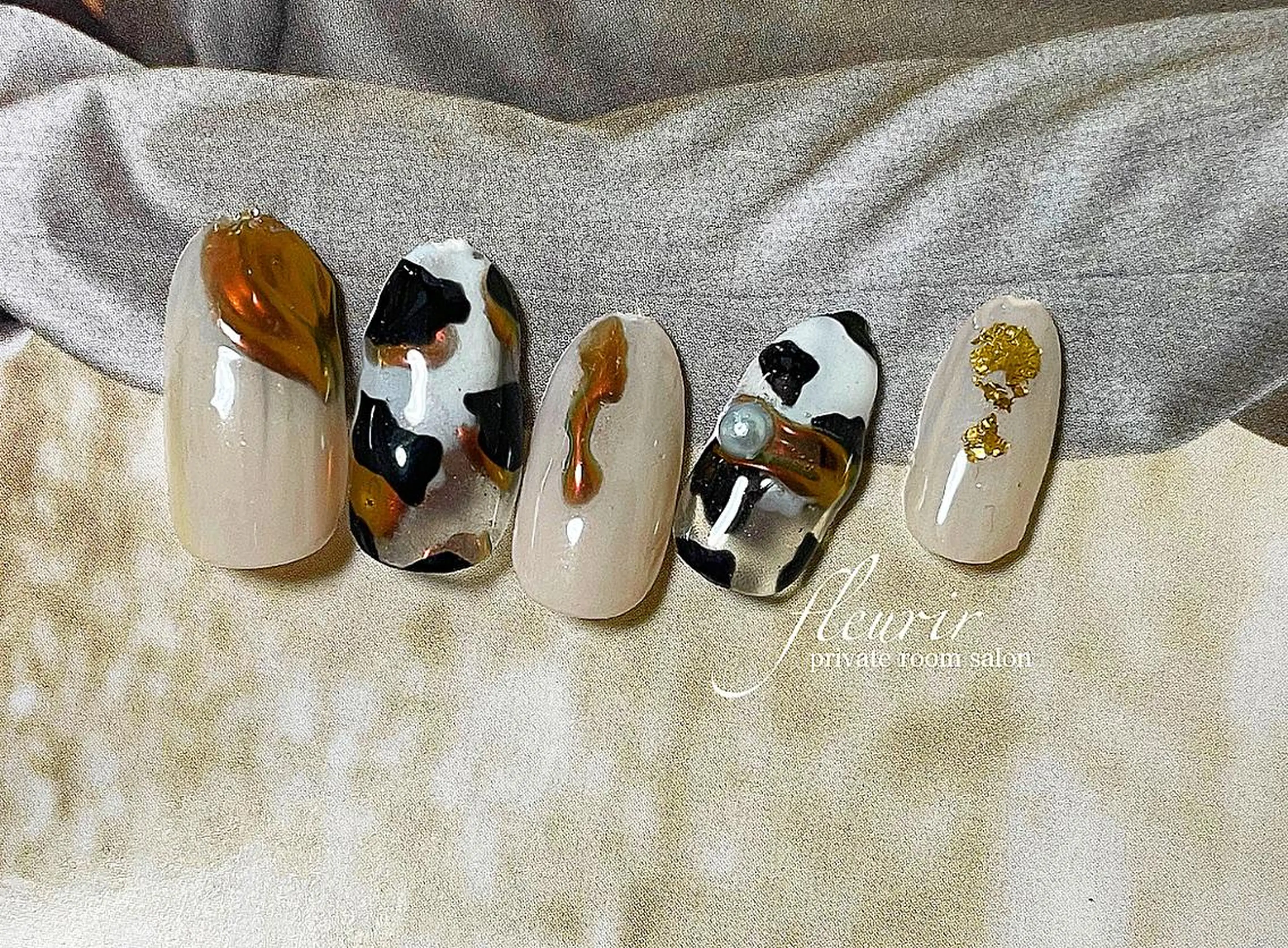 ネイル アニマル柄 アートネイル 長さ出し ジェルネイル ハードジェル フルリール 【プライベートサロンのネイルデザイン