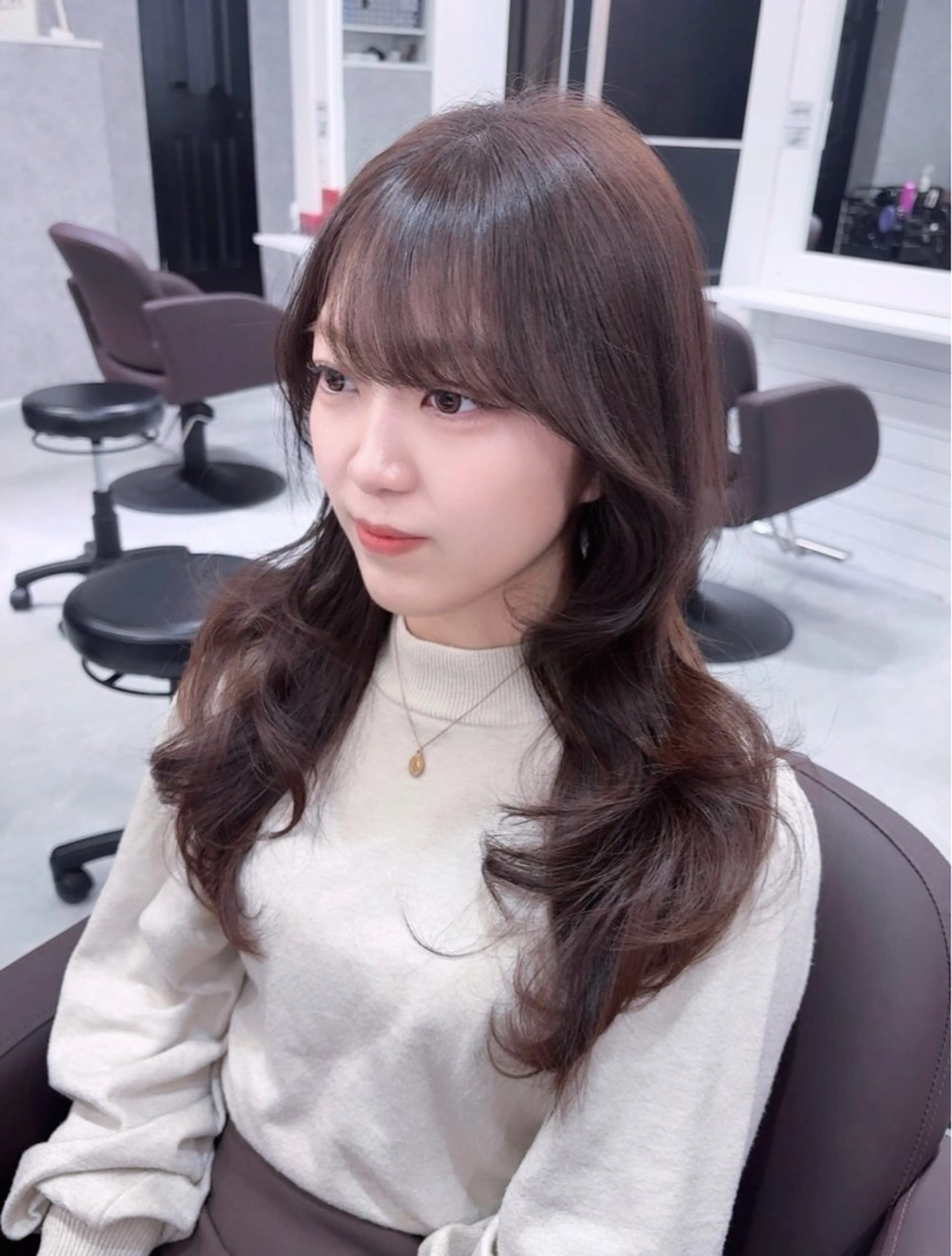 セミロング 韓国風ヘア カット ヘアカラー トリートメント あい❤︎ /髪質改善/韓国巻きのヘアスタイル