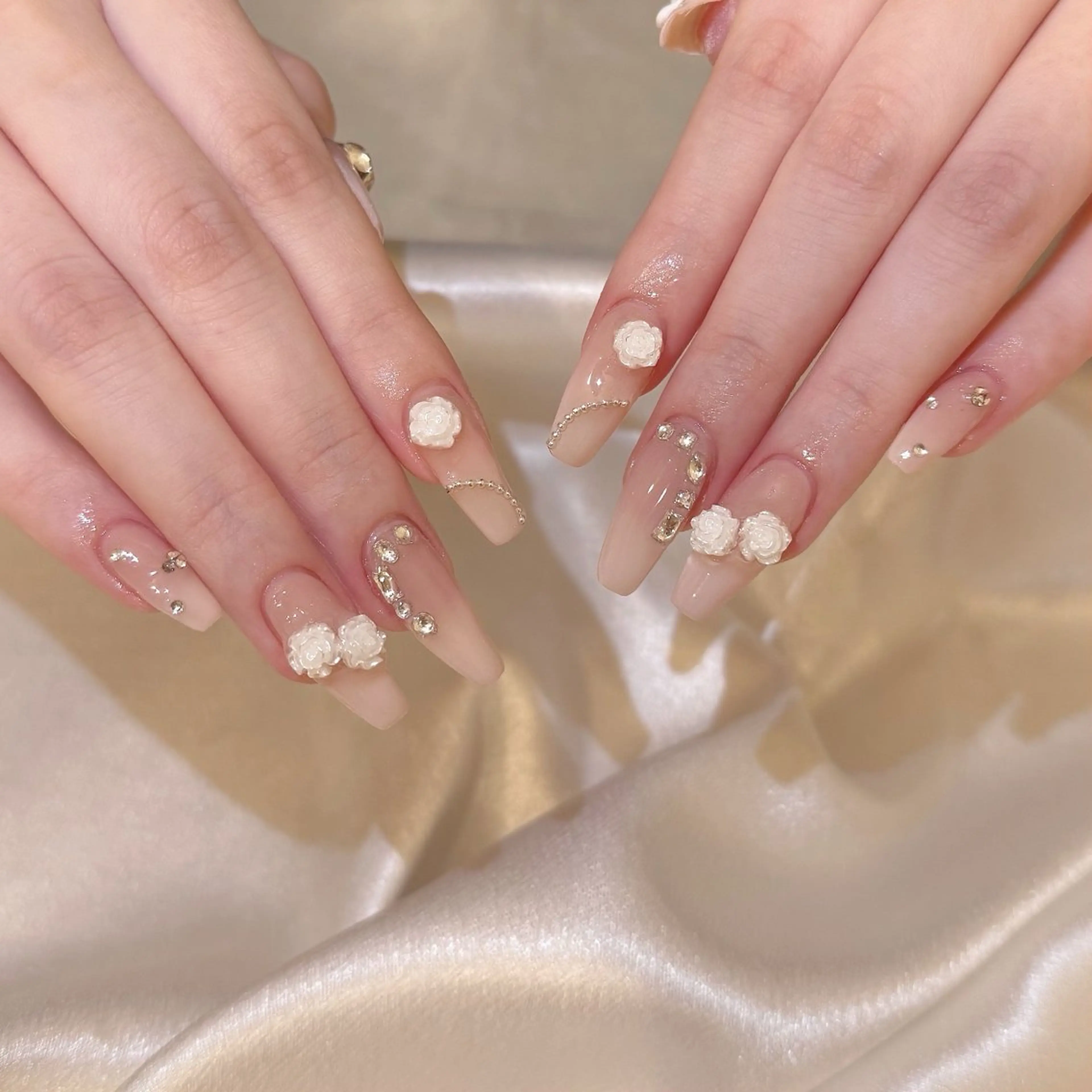 ネイル ハンドネイル シュシュ 🎀 girly nailのネイルデザイン