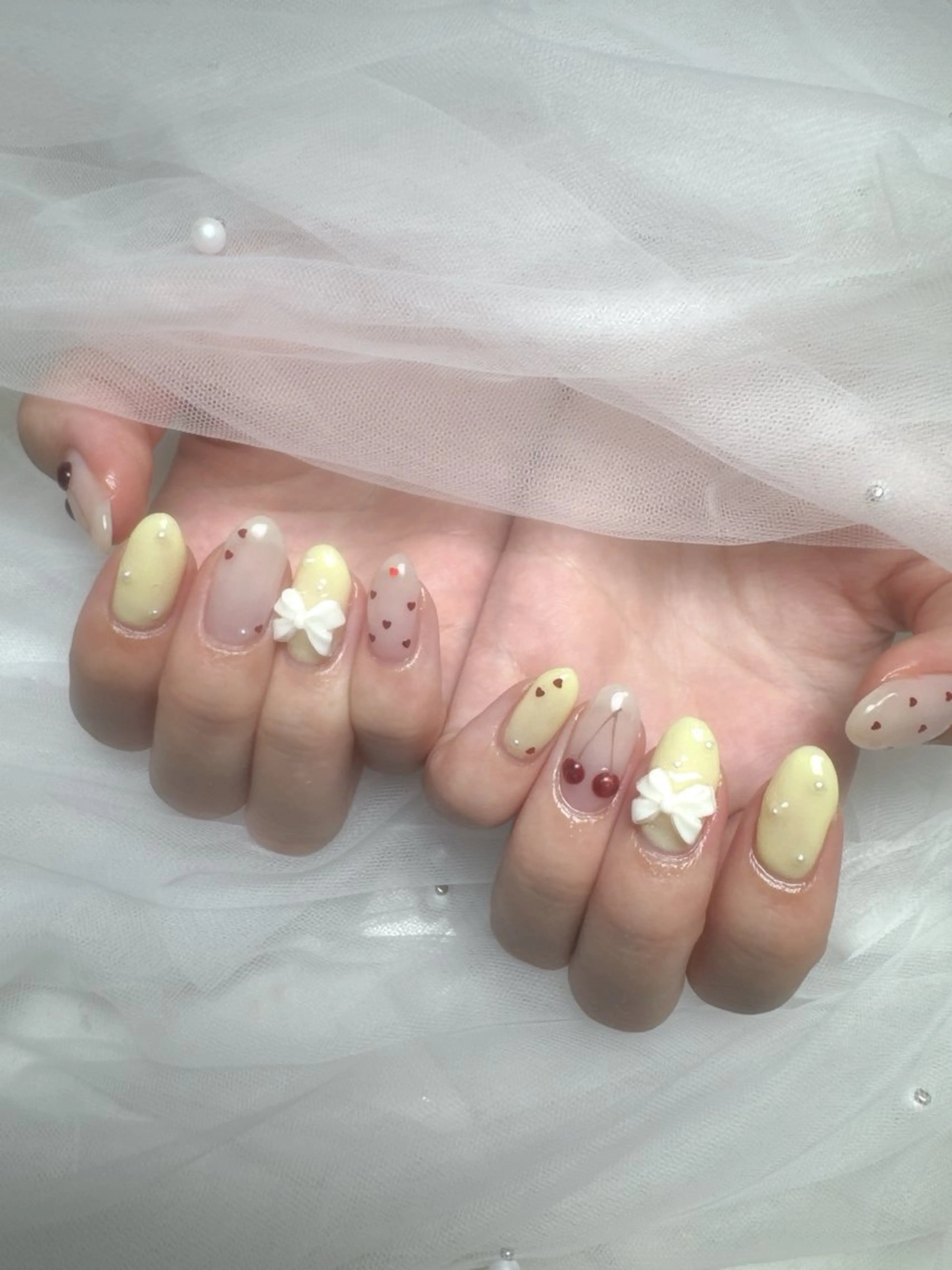 ネイル フットネイル フレンチネイル ガラスフレンチ キラキラネイル 韓国ネイル フットネイル Queeens nailのネイルデザイン