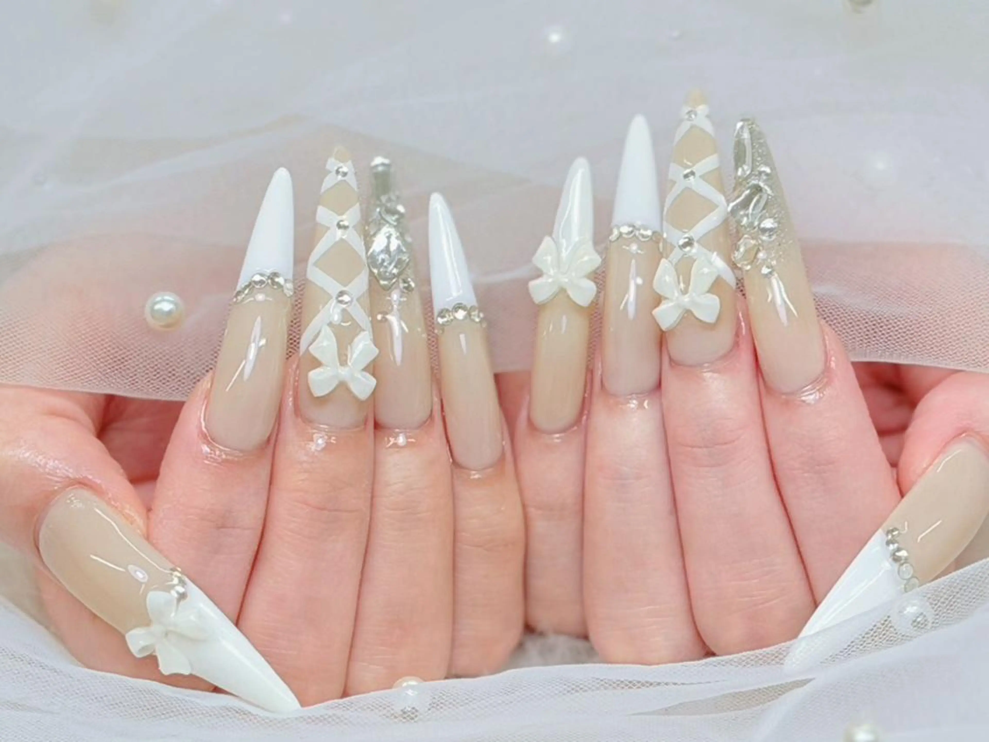 ネイル 新宿AOI フォルム重視のネイルデザイン