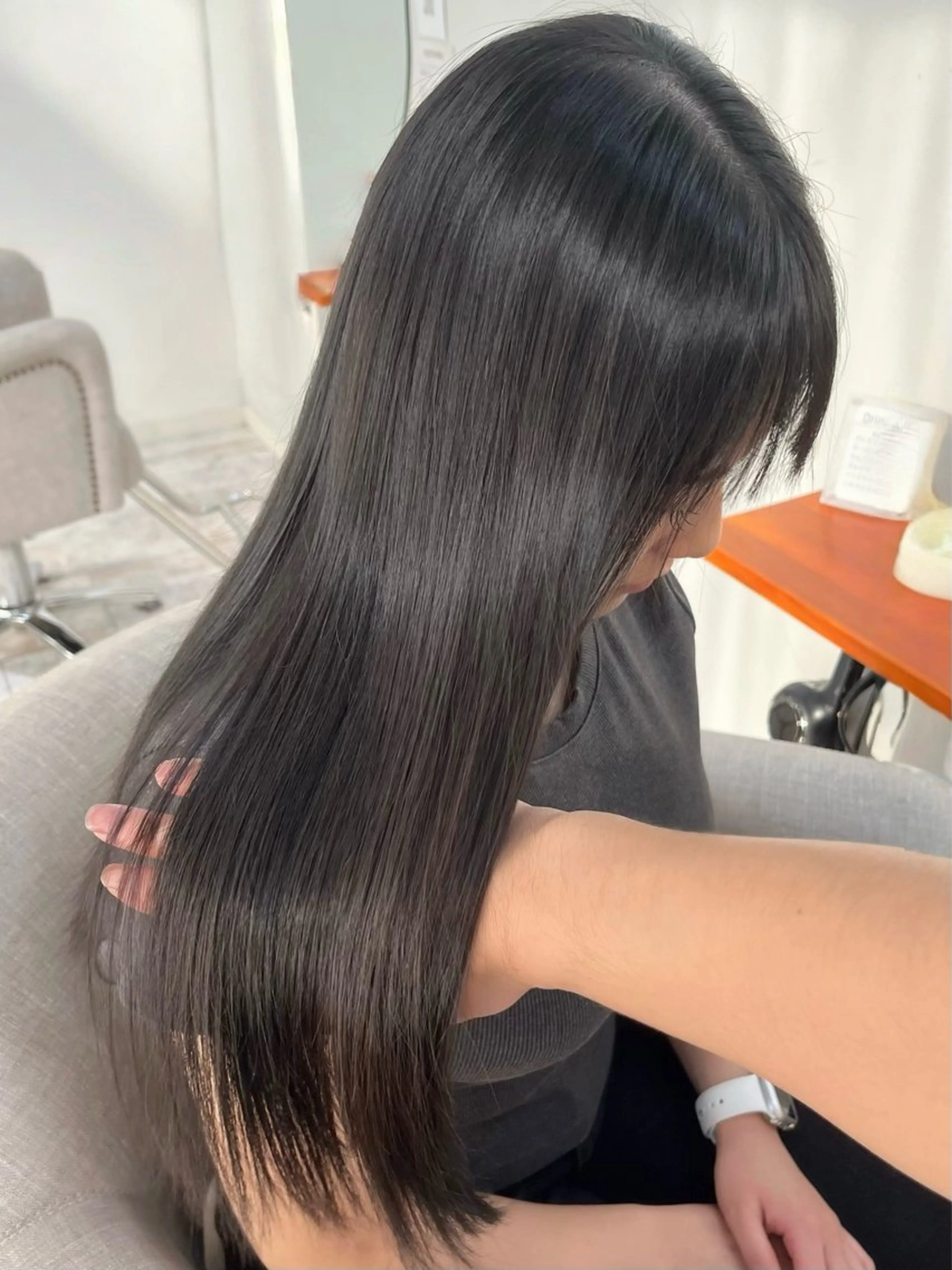 酸性ストレート+髪質改善【癖毛　うねり　広がり　パサつき】　一度の施術で美髪へ導きますの写真