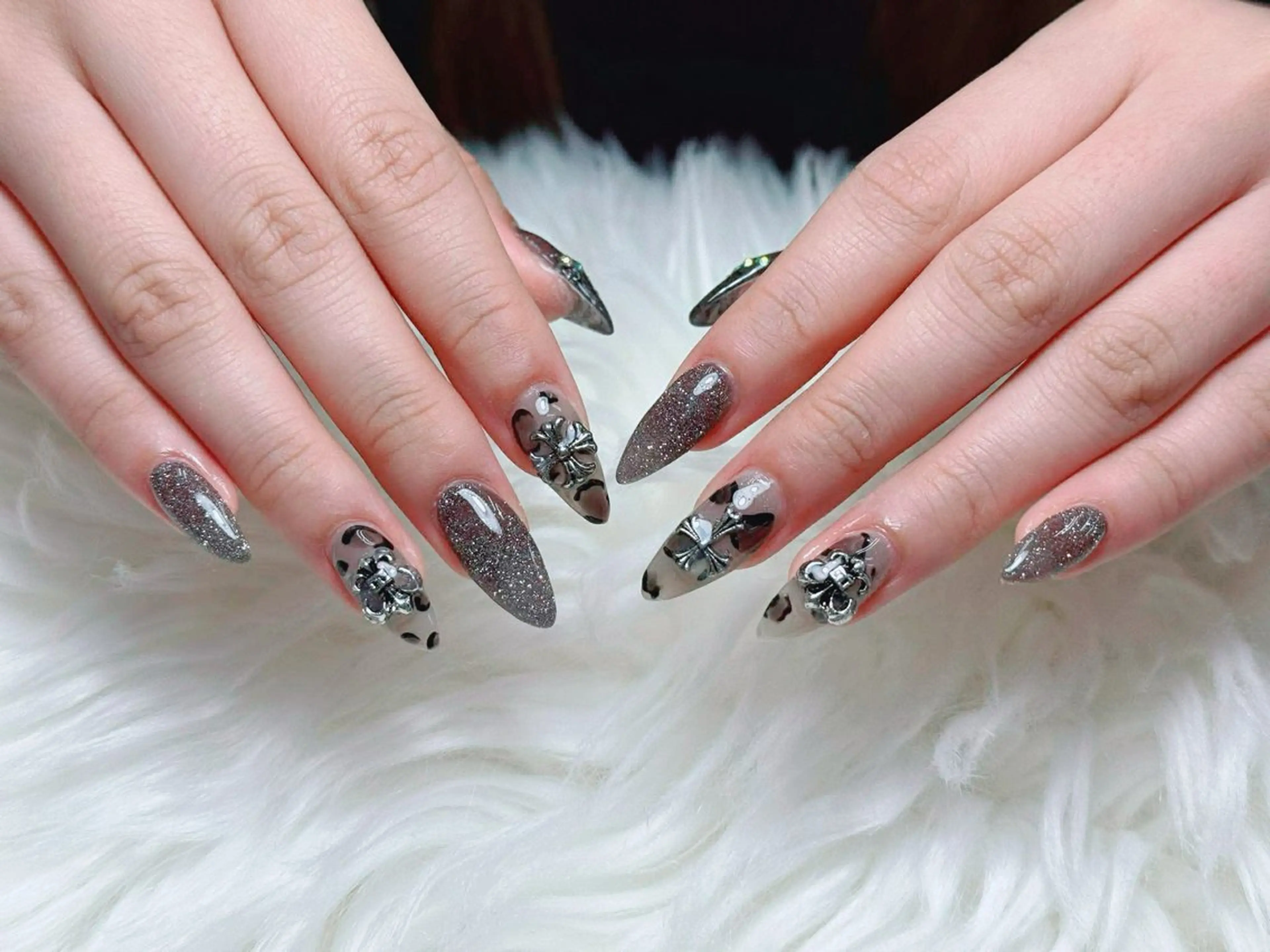 ネイル べっ甲ネイル チークネイル 成人式 フラッシュネイル フレンチネイル ハンドネイル Squen Nail 【持ち込みOK】のネイルデザイン