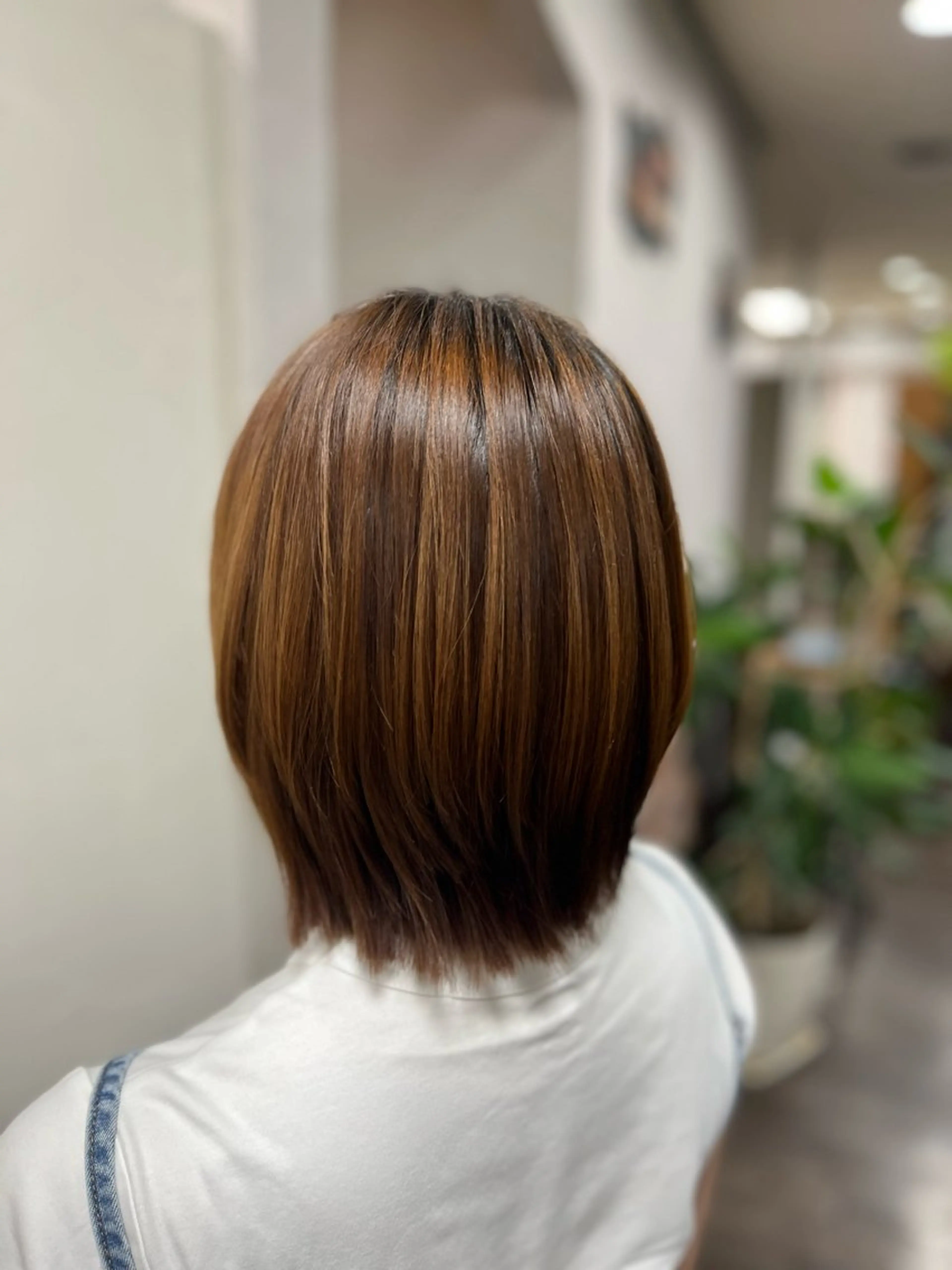 ミディアム ボブレイヤー ボブ くびれヘア レイヤーカット 小顔カット assemblage 江川羽南のヘアスタイル