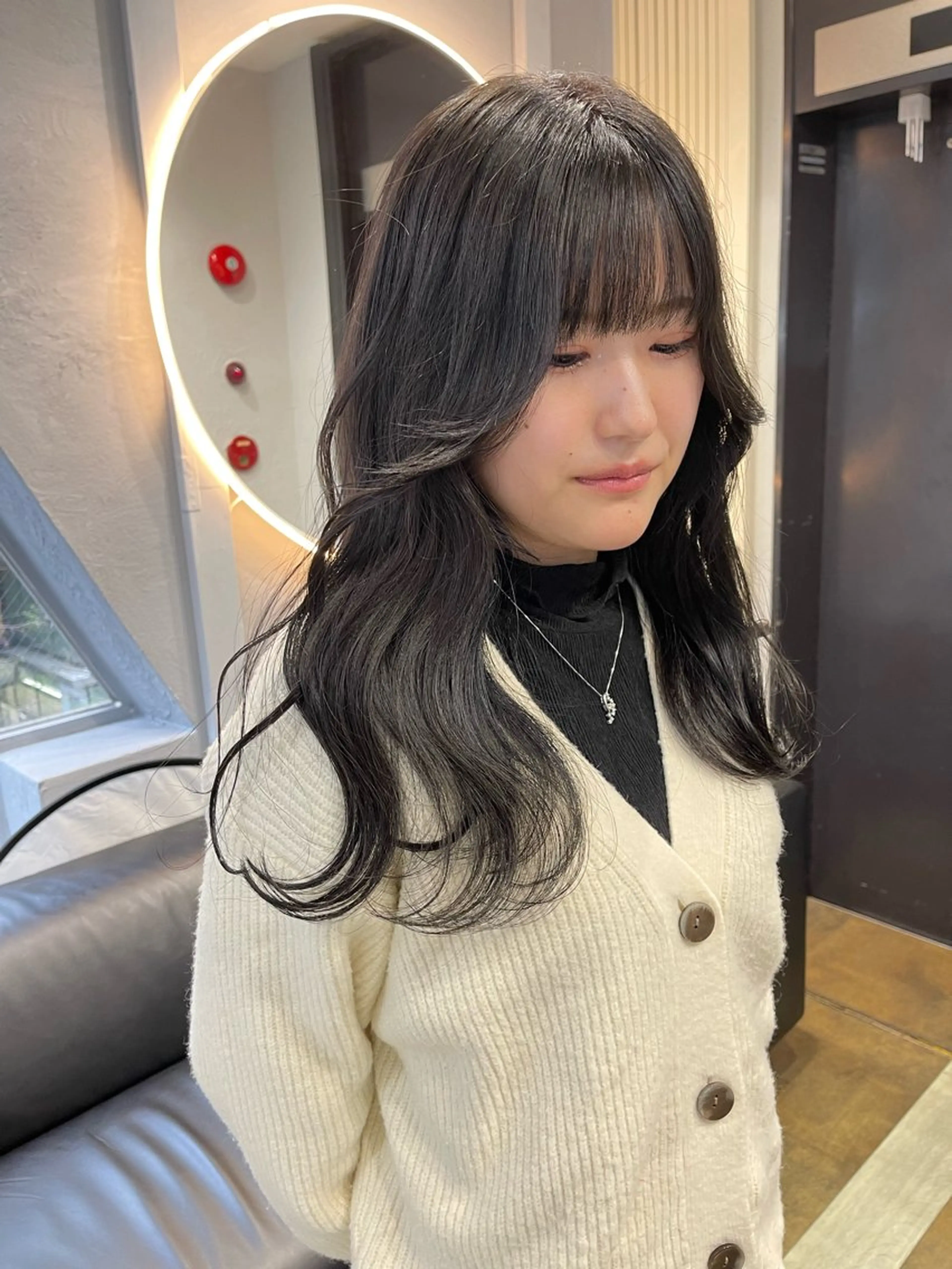 セミロング カラー ベージュカラー ブリーチ ケアブリーチ デザインカラー ダブルカラー TATSUブリーチ/ ミルクティーベージュのヘアスタイル