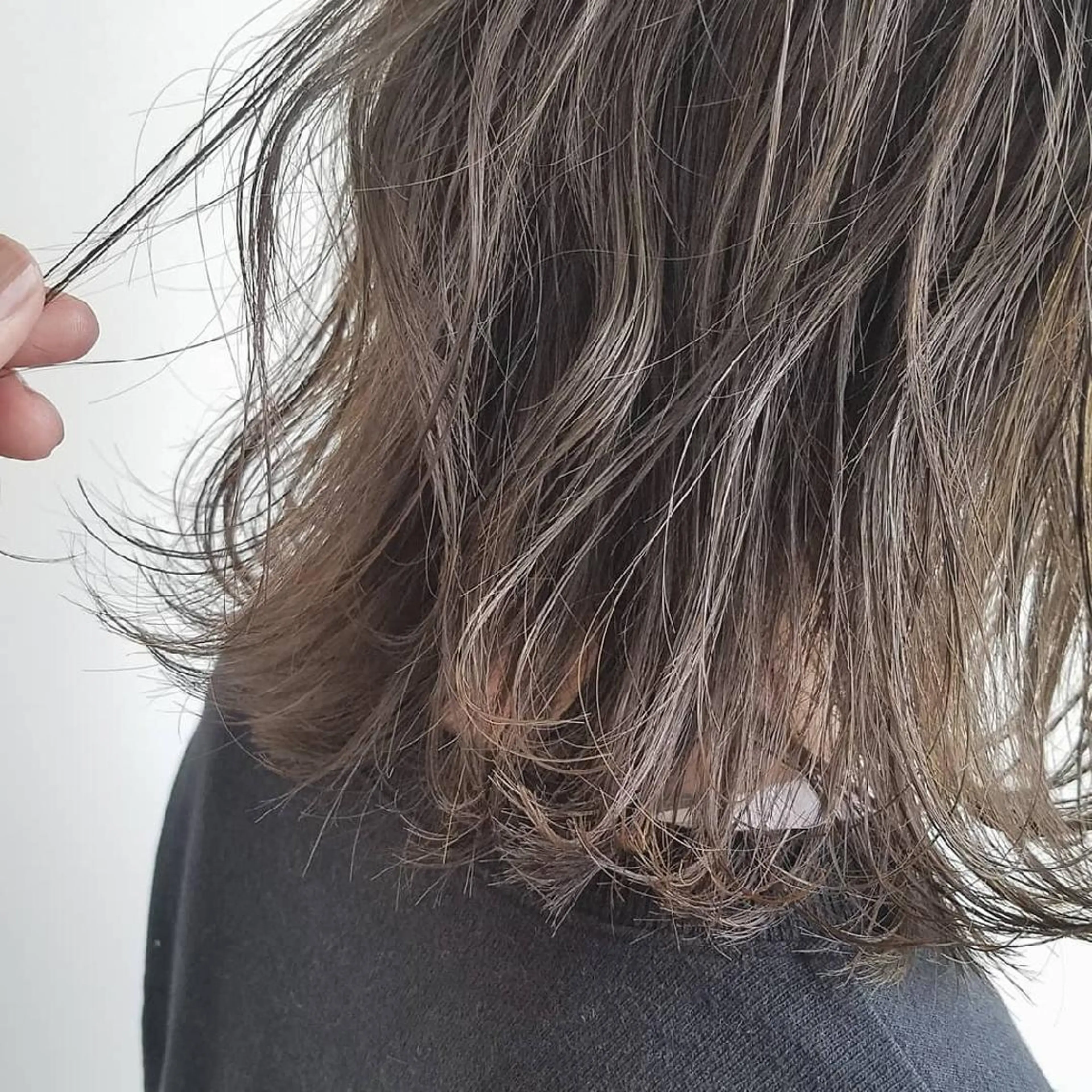 ミディアム カラー ヘアアレンジ パーマ ネイル マツエク・マツパ ベージュカラー 透明感カラー ハイライトカラー オリーブベージュ ハイライト iplus まつげ、眉毛、耳つぼのマツエク・マツパデザイン