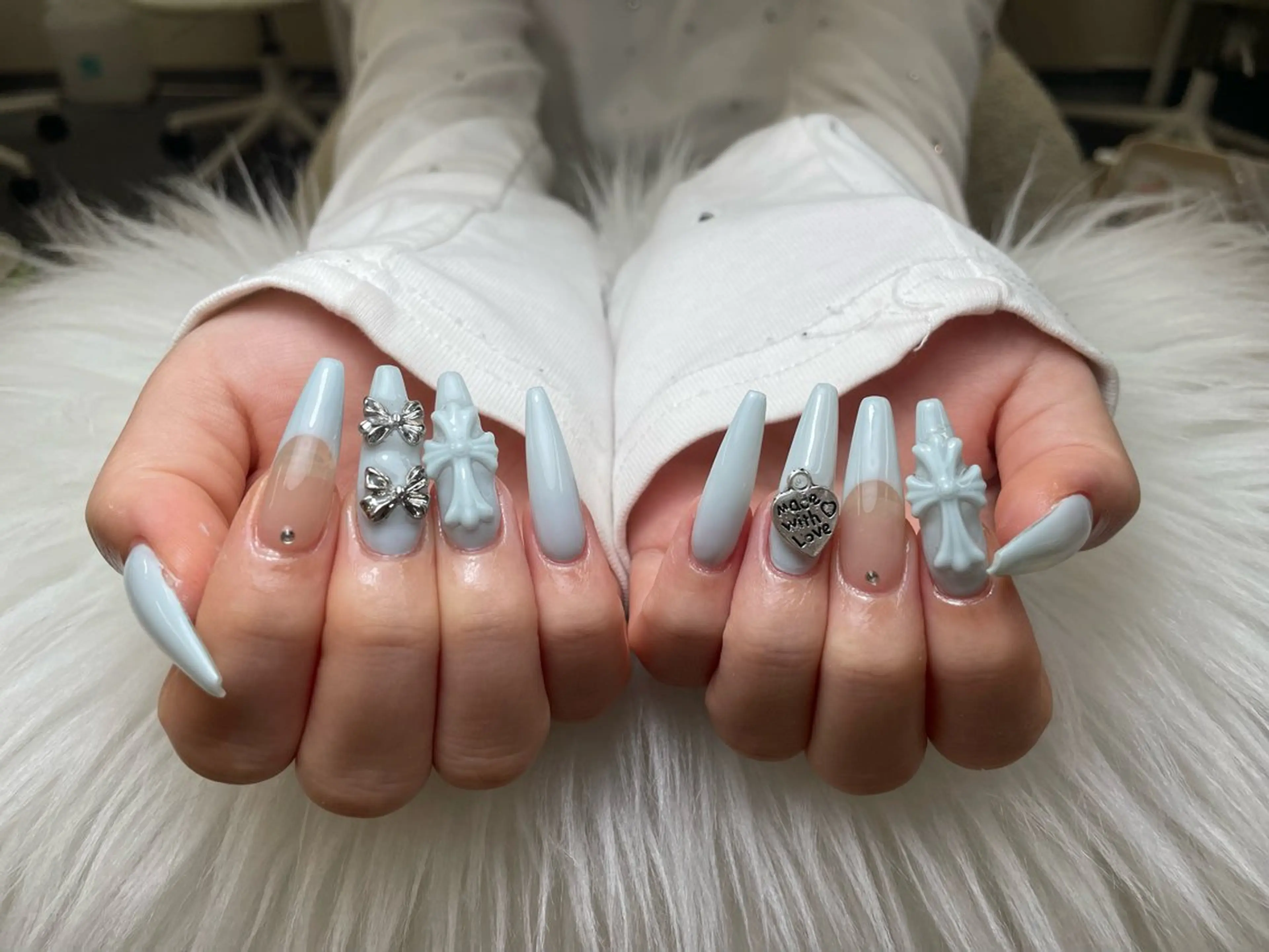 ネイル フレンチネイル ジェルネイル ガーリー 韓国ネイル ロングネイル ハンドネイル ミ ミのネイルデザイン