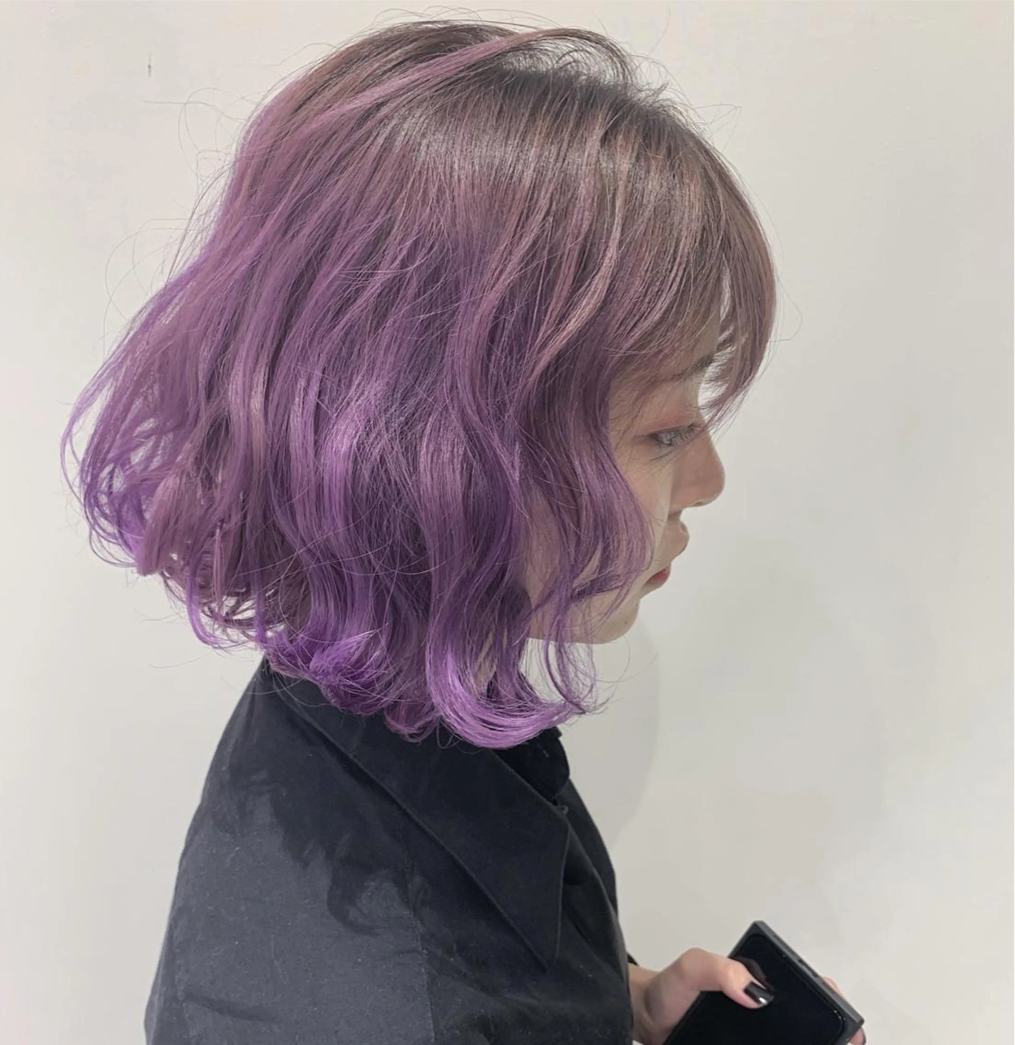 ショート カラー ブリーチ パープルカラー カット ヘアカラー トリートメント ブリーチ/バレイヤ ージュ川端裕司のヘアスタイル