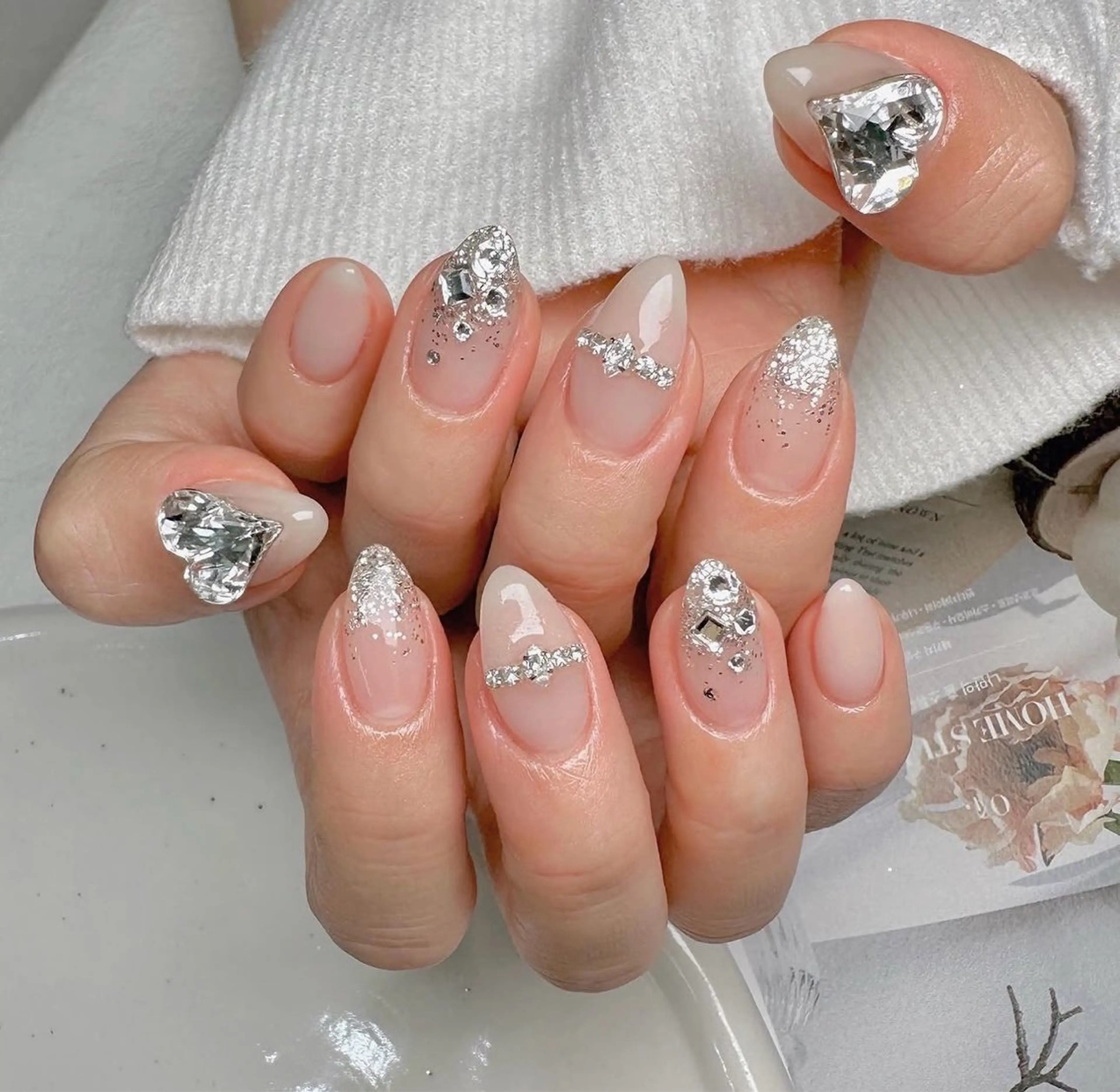 ミディアム 韓国風ヘア ハンドネイル Aila Nail HanChanのネイルデザイン
