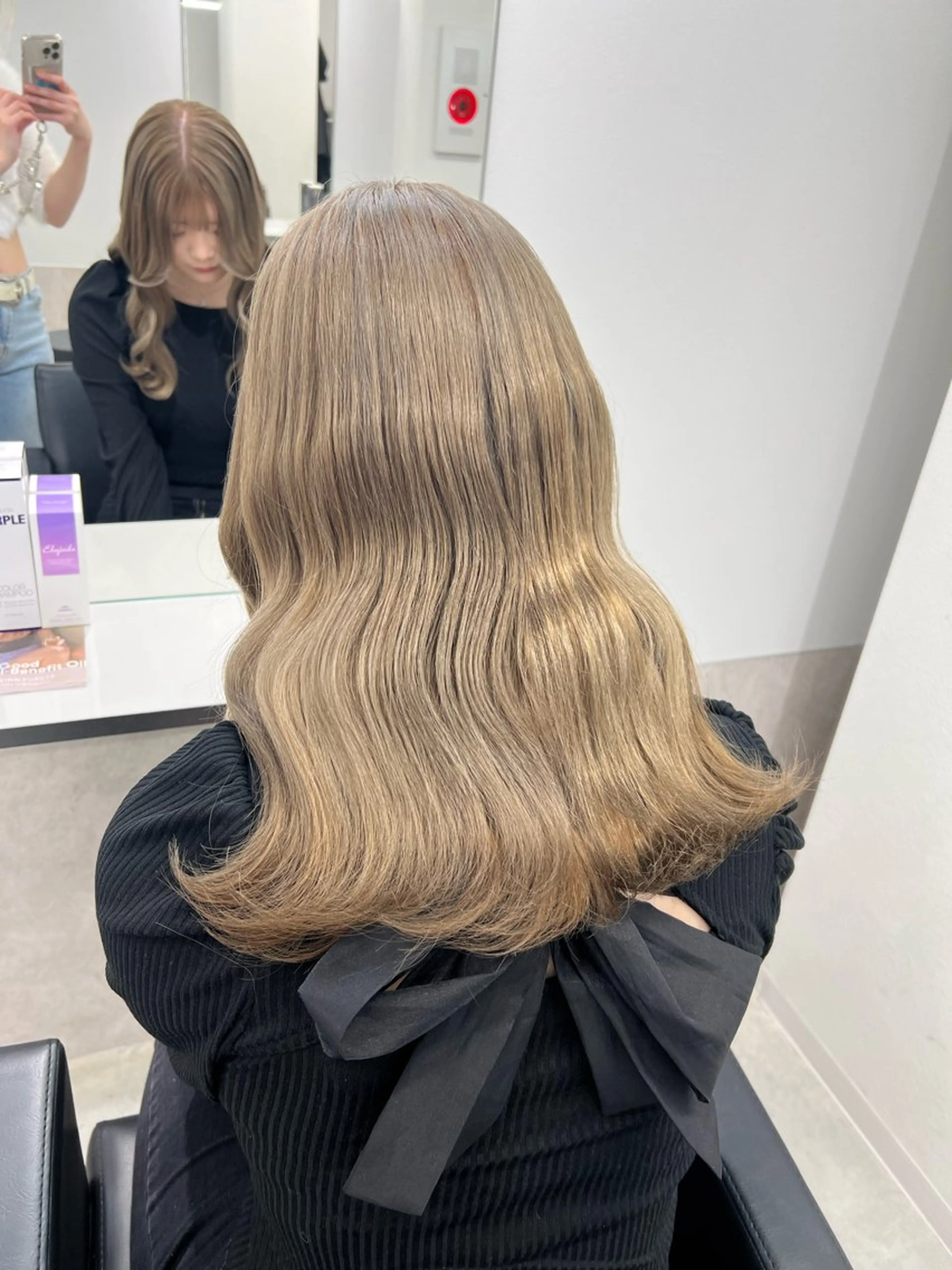 セミロング ヘアカラー maya レイヤーカットのヘアスタイル