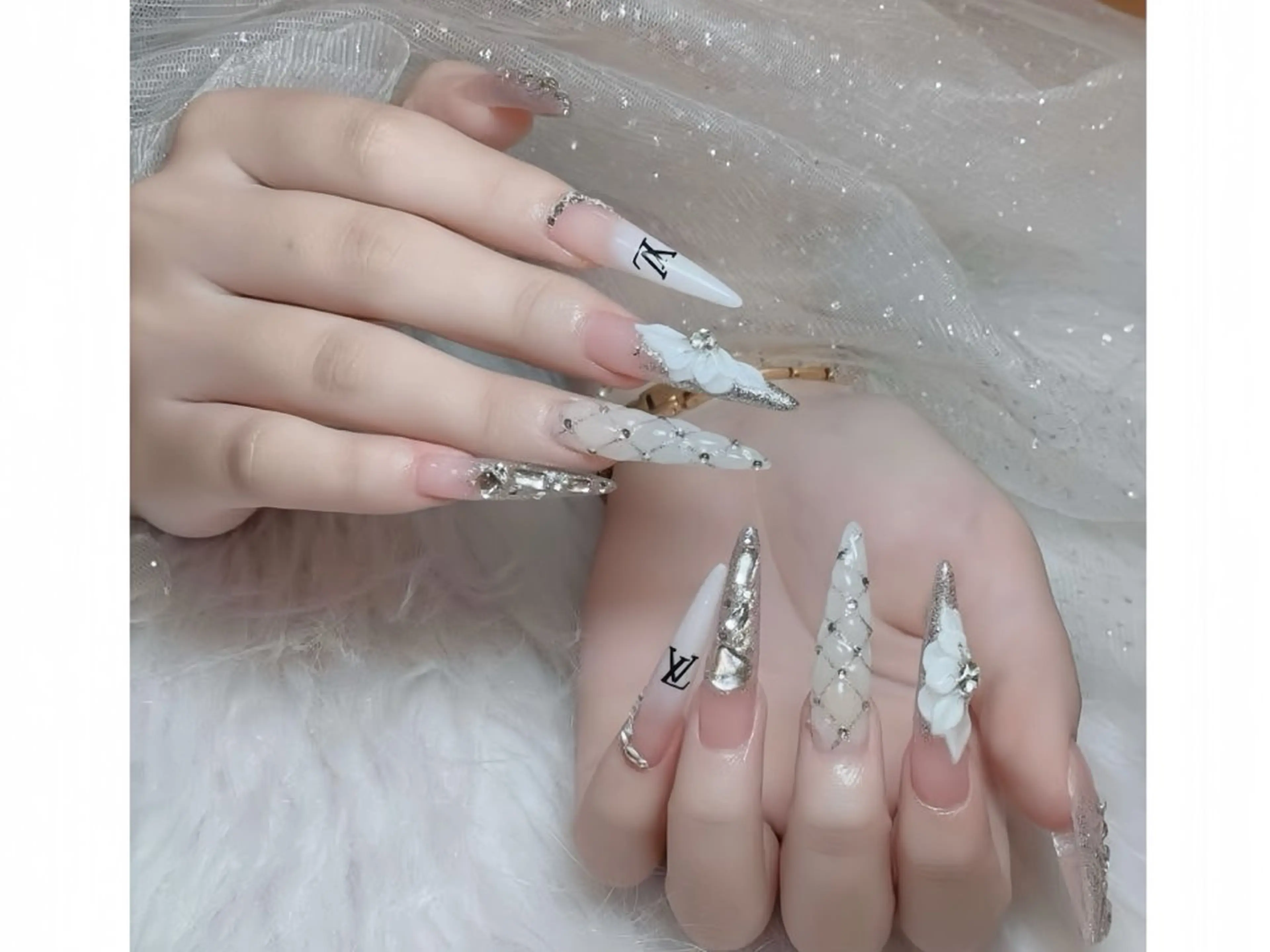 ネイル アートネイル チークネイル ジェルネイル ロングネイル マグネットネイル ハンドネイル Rin Nail 新大久保店のネイルデザイン