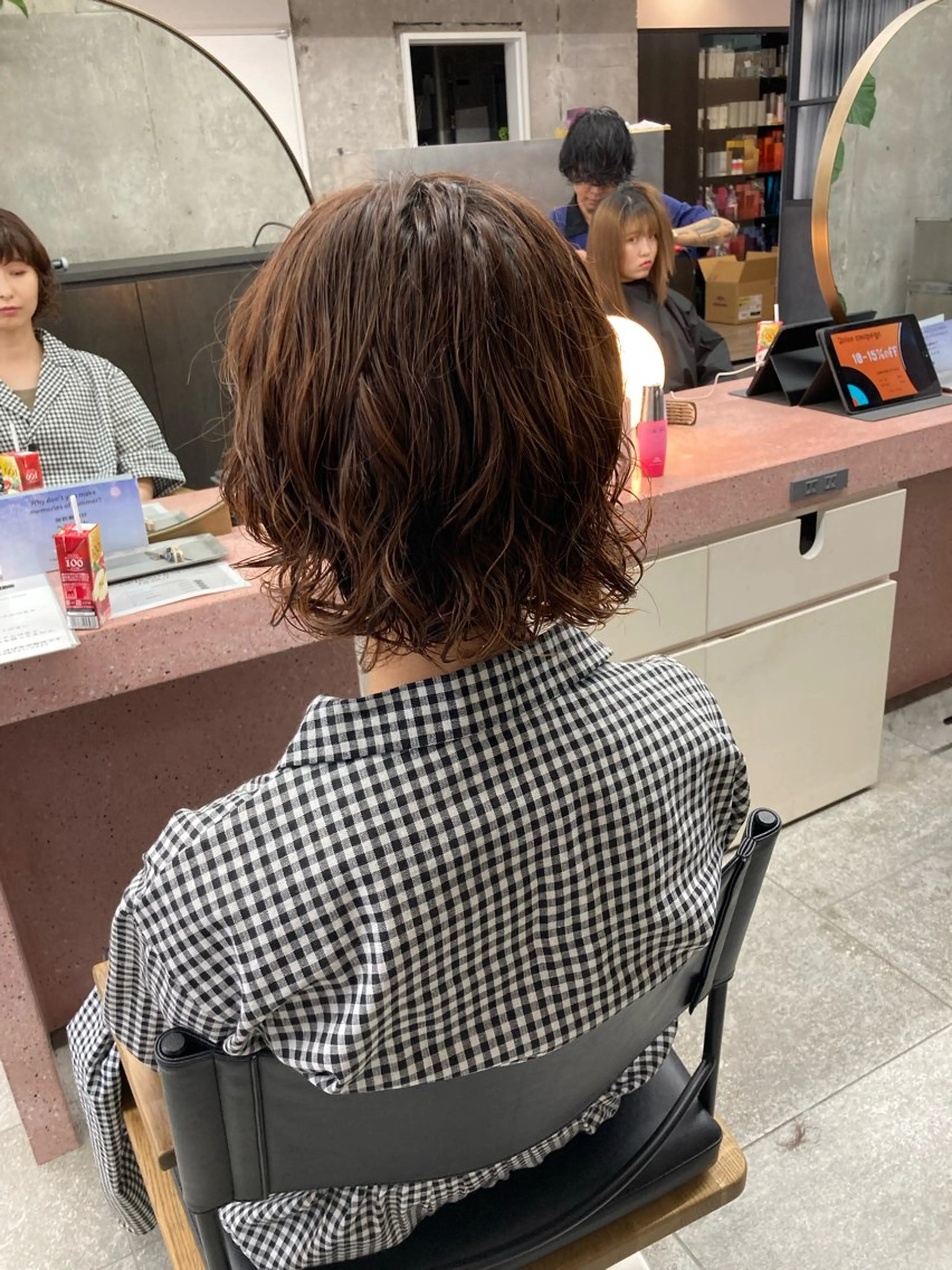 ミディアム カラー パーマ ミディアムパーマ ボブ カット ヘアカラー パーマ 小木曽智美 /ボブ/ショートのヘアスタイル