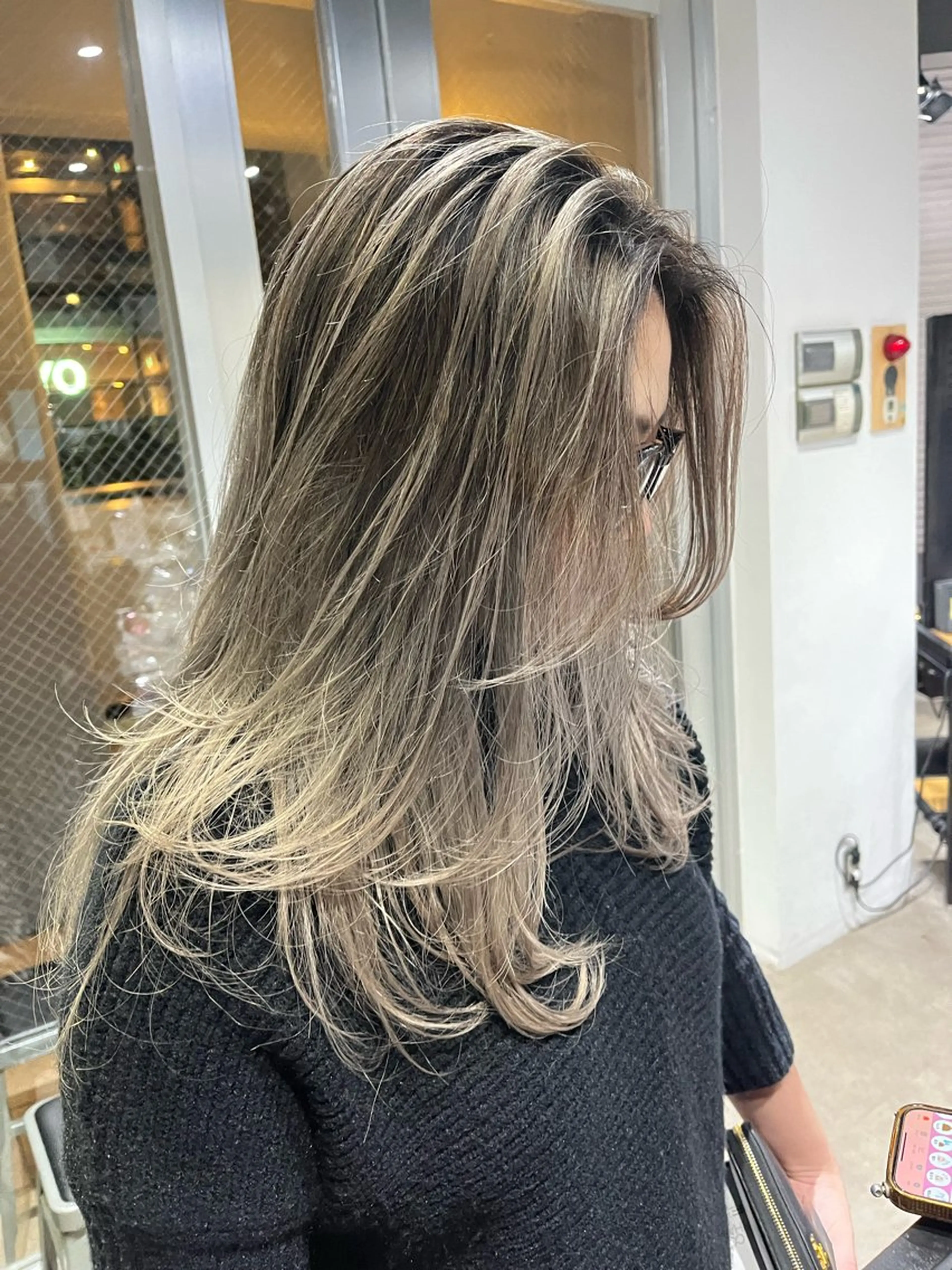 ロング レイヤーカット ヘアカラー 山影✨バレイヤージュ ハイライト✨メンズ◎のヘアスタイル