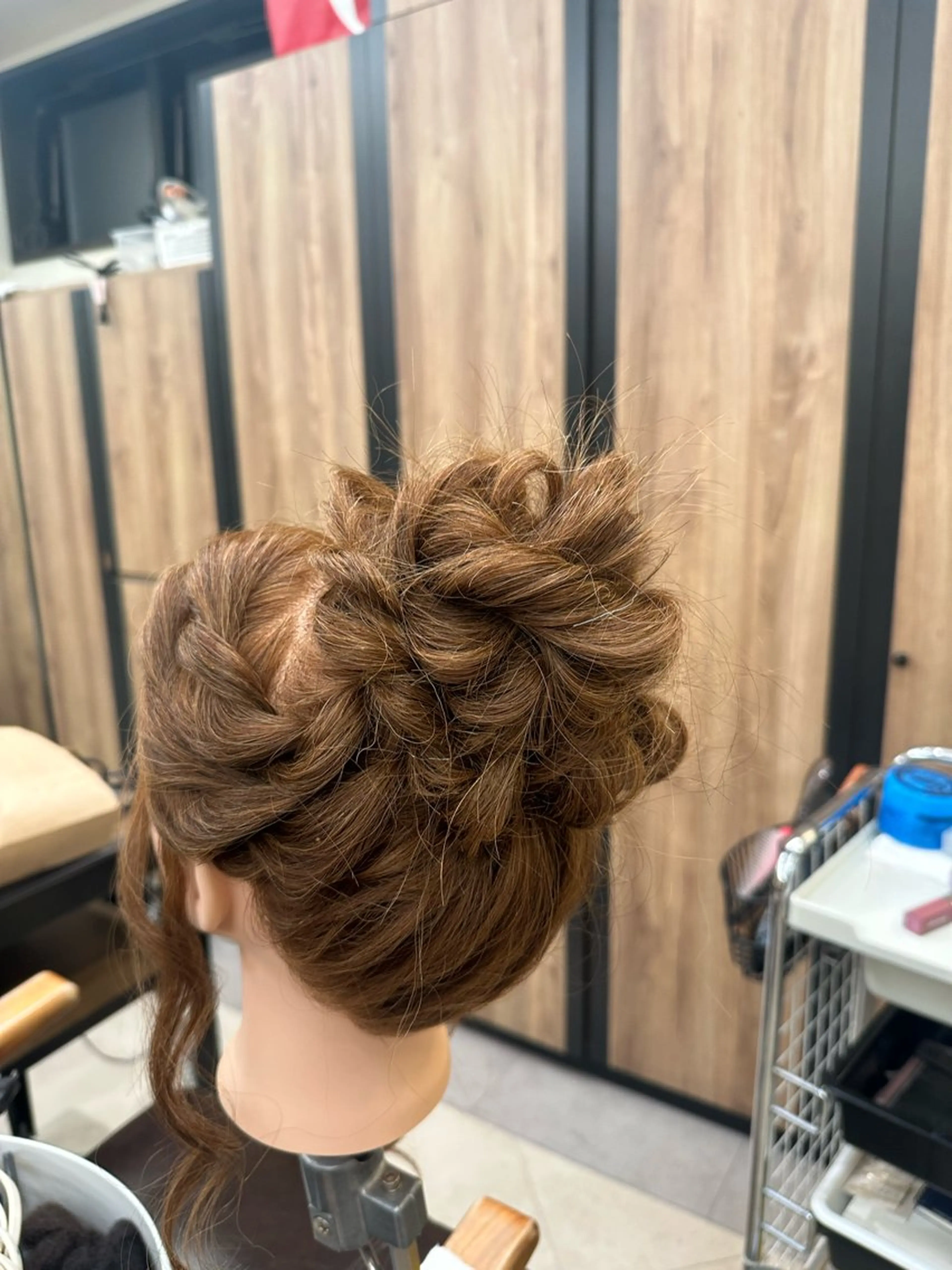 ロング ヘアアレンジ お団子ヘア 山本 かおりのヘアスタイル