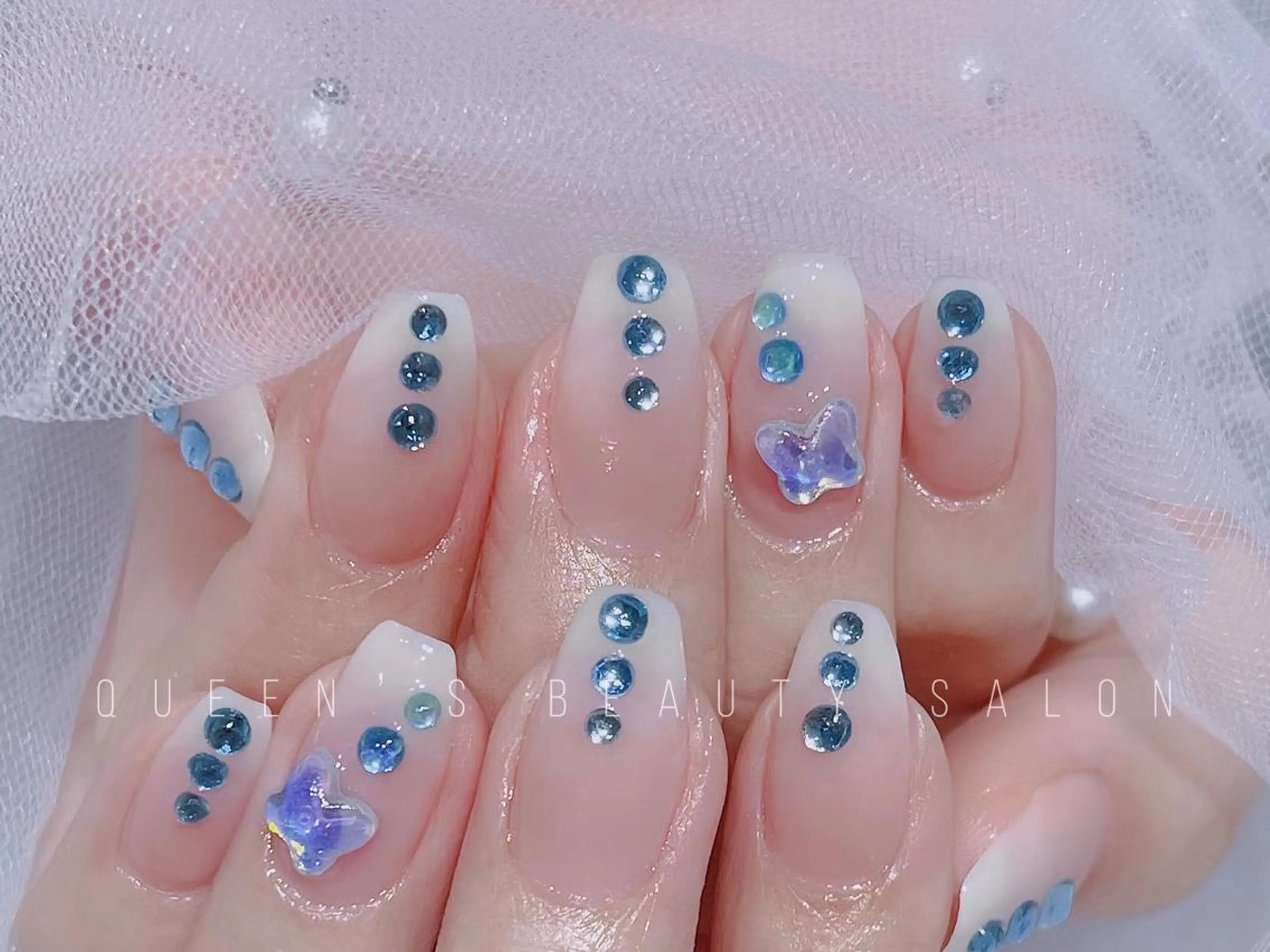 ネイル ハンドネイル Queens ciciのネイルデザイン